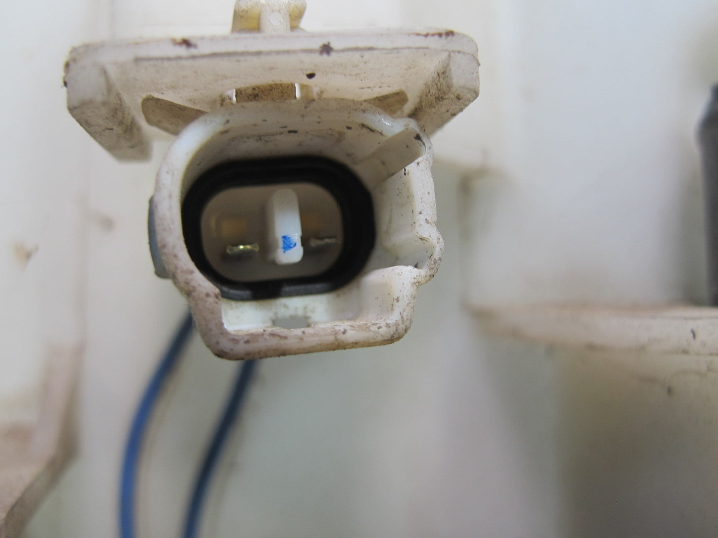 95-97 Toyota Celsior Lexus LS400 Windshield Wiper Washer Reservoir Tank Pump OEM