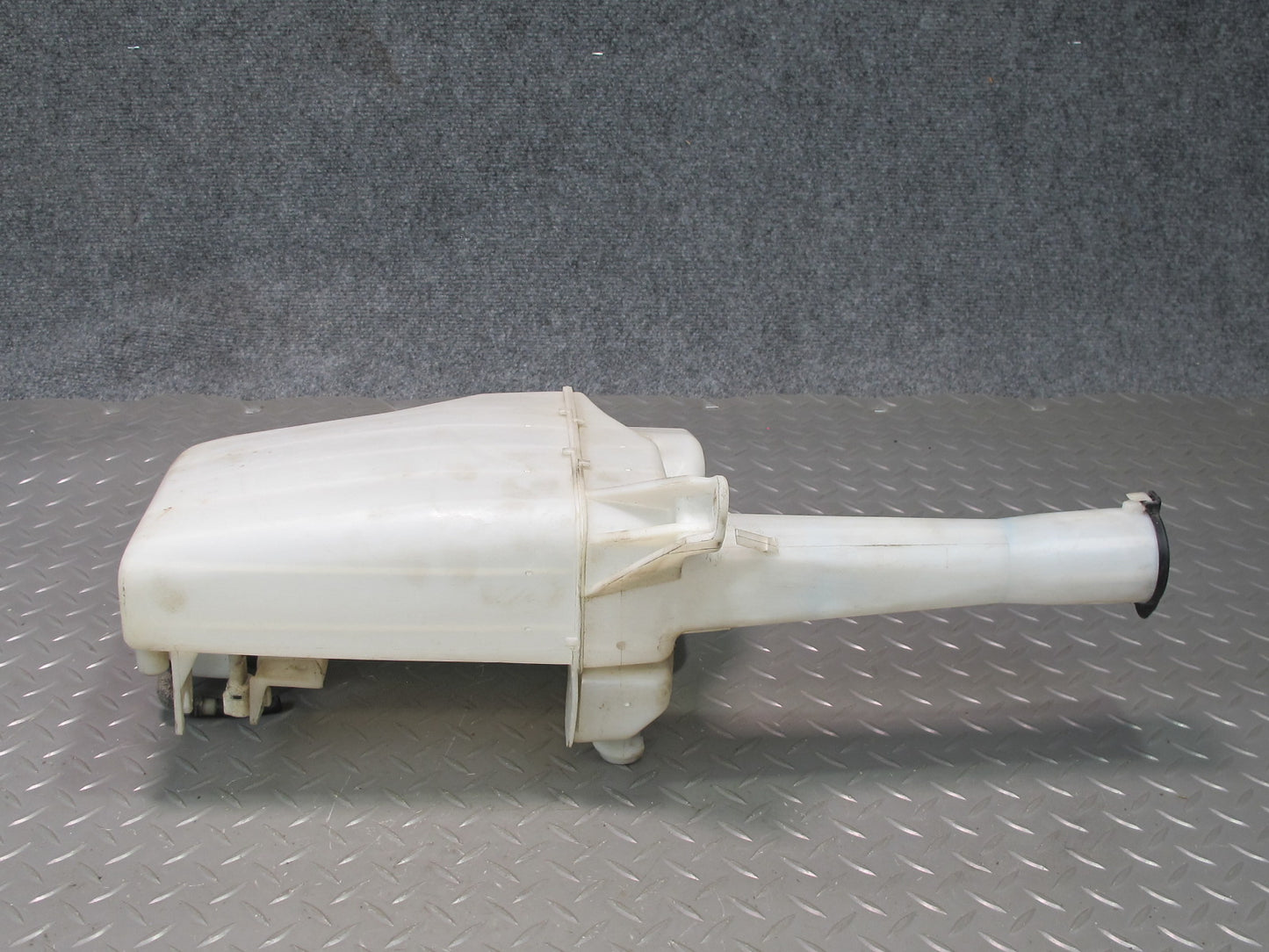 95-97 Toyota Celsior Lexus LS400 Windshield Wiper Washer Reservoir Tank Pump OEM