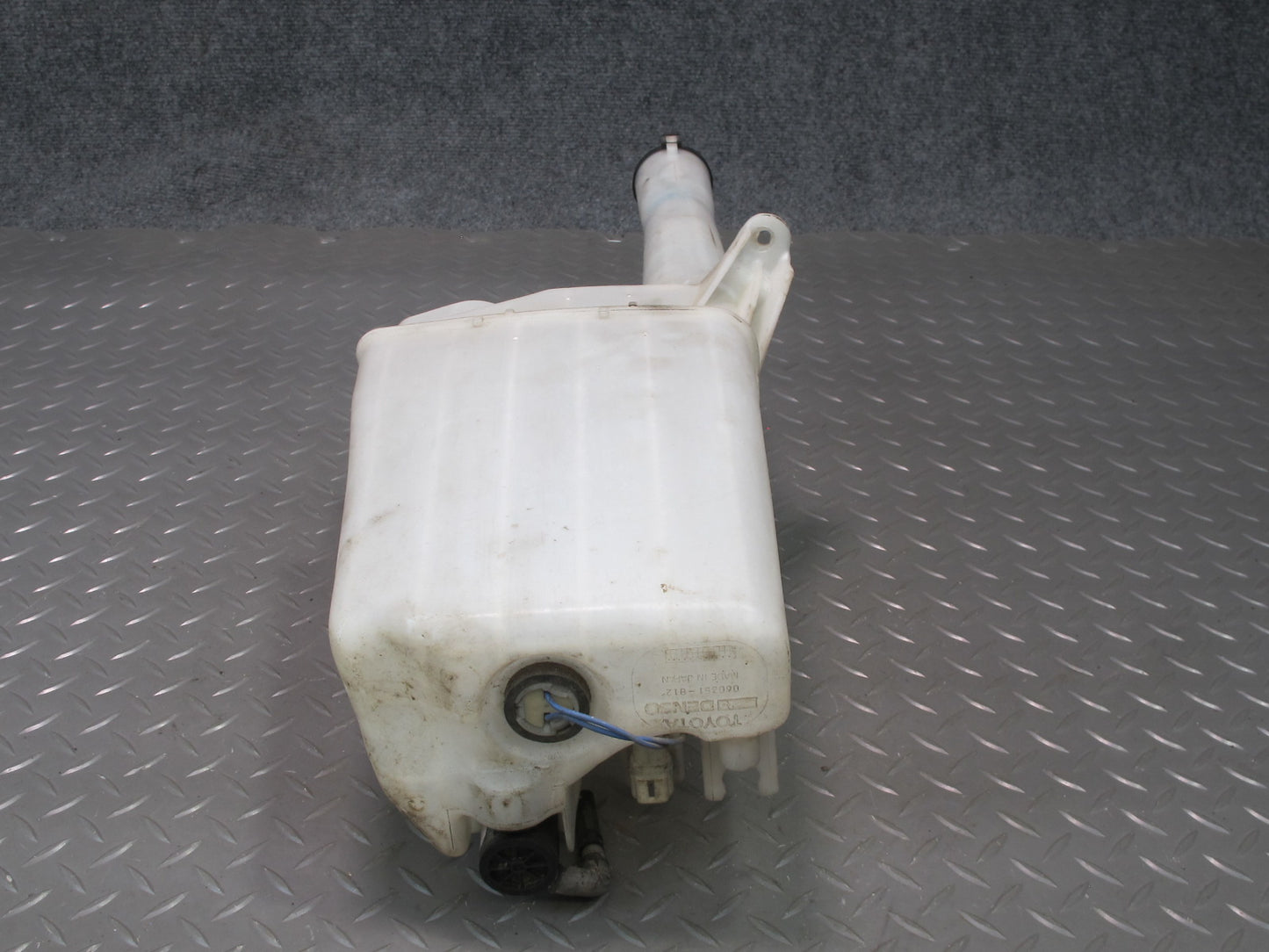 95-97 Toyota Celsior Lexus LS400 Windshield Wiper Washer Reservoir Tank Pump OEM