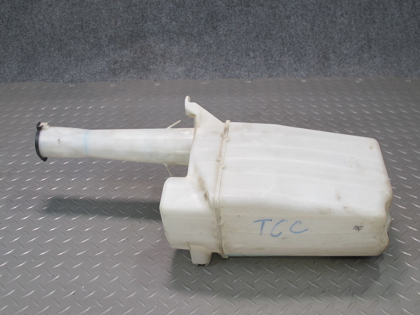 95-97 Toyota Celsior Lexus LS400 Windshield Wiper Washer Reservoir Tank Pump OEM