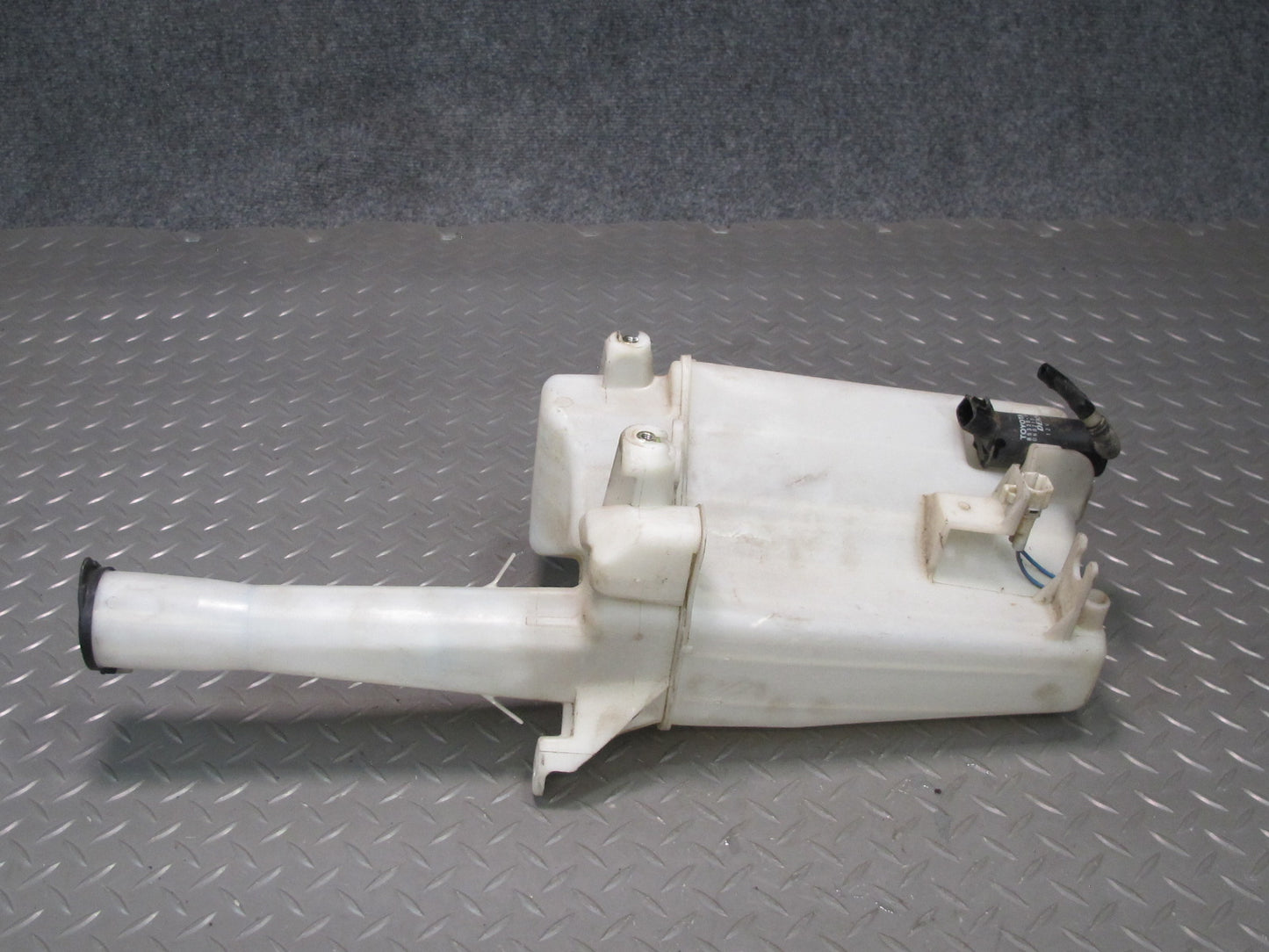 95-97 Toyota Celsior Lexus LS400 Windshield Wiper Washer Reservoir Tank Pump OEM