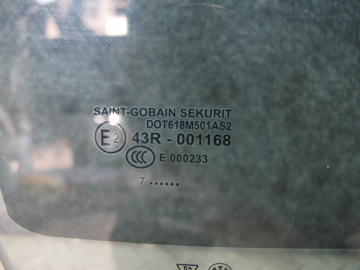 2003-2010 Porsche Cayenne 955 957 Front Right Door Glass Window 7L5845202A