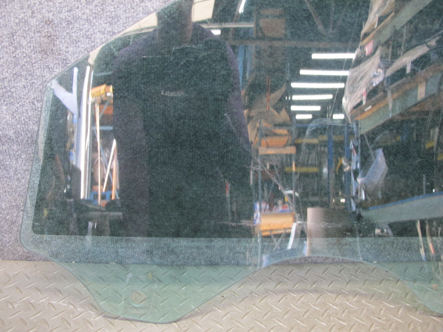 2003-2010 Porsche Cayenne 955 957 Front Right Door Glass Window 7L5845202A