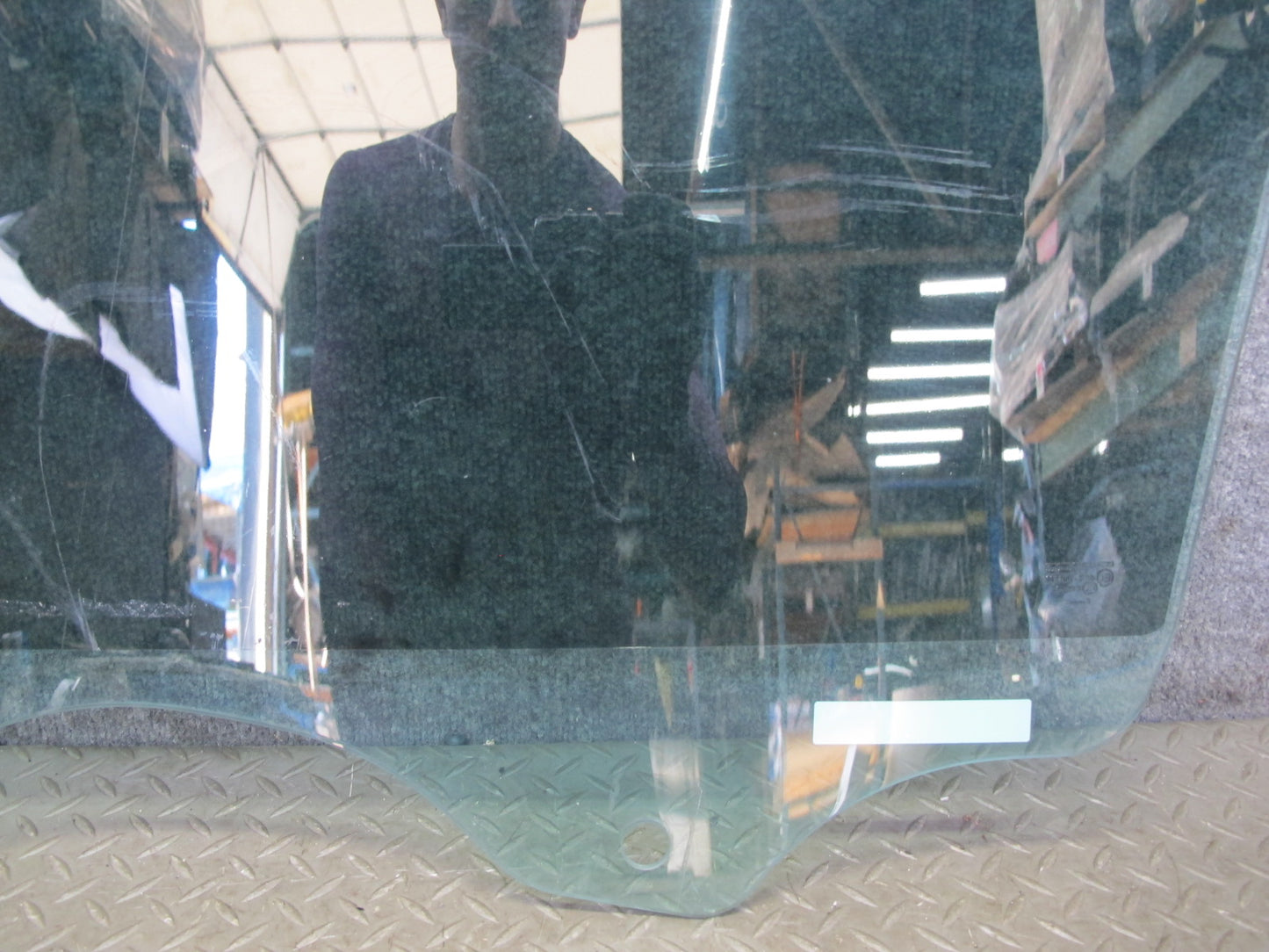 2003-2010 Porsche Cayenne 955 957 Front Right Door Glass Window 7L5845202A