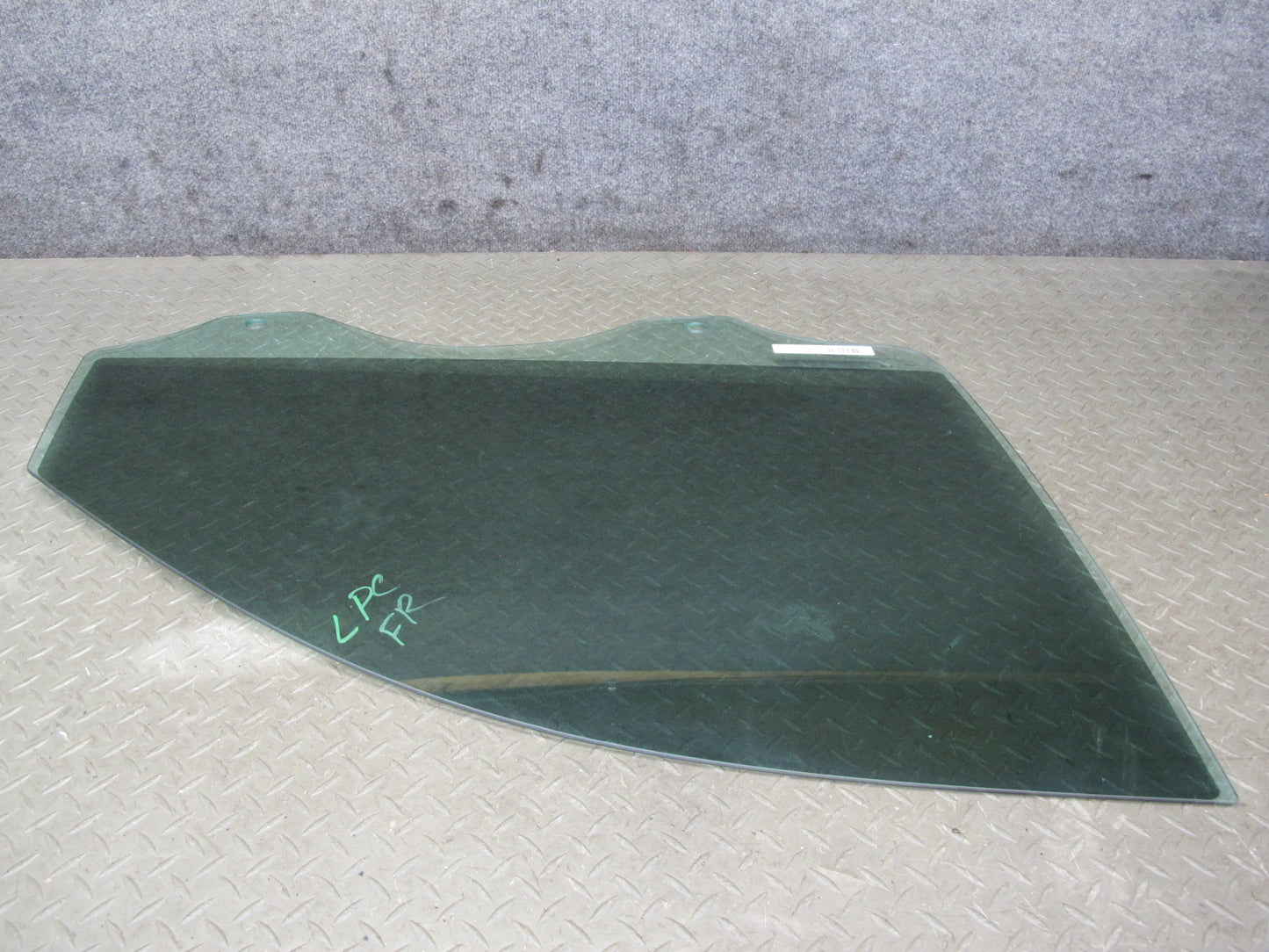 2003-2010 Porsche Cayenne 955 957 Front Right Door Glass Window 7L5845202A