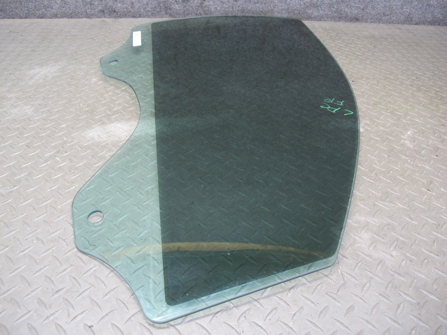 2003-2010 Porsche Cayenne 955 957 Front Right Door Glass Window 7L5845202A