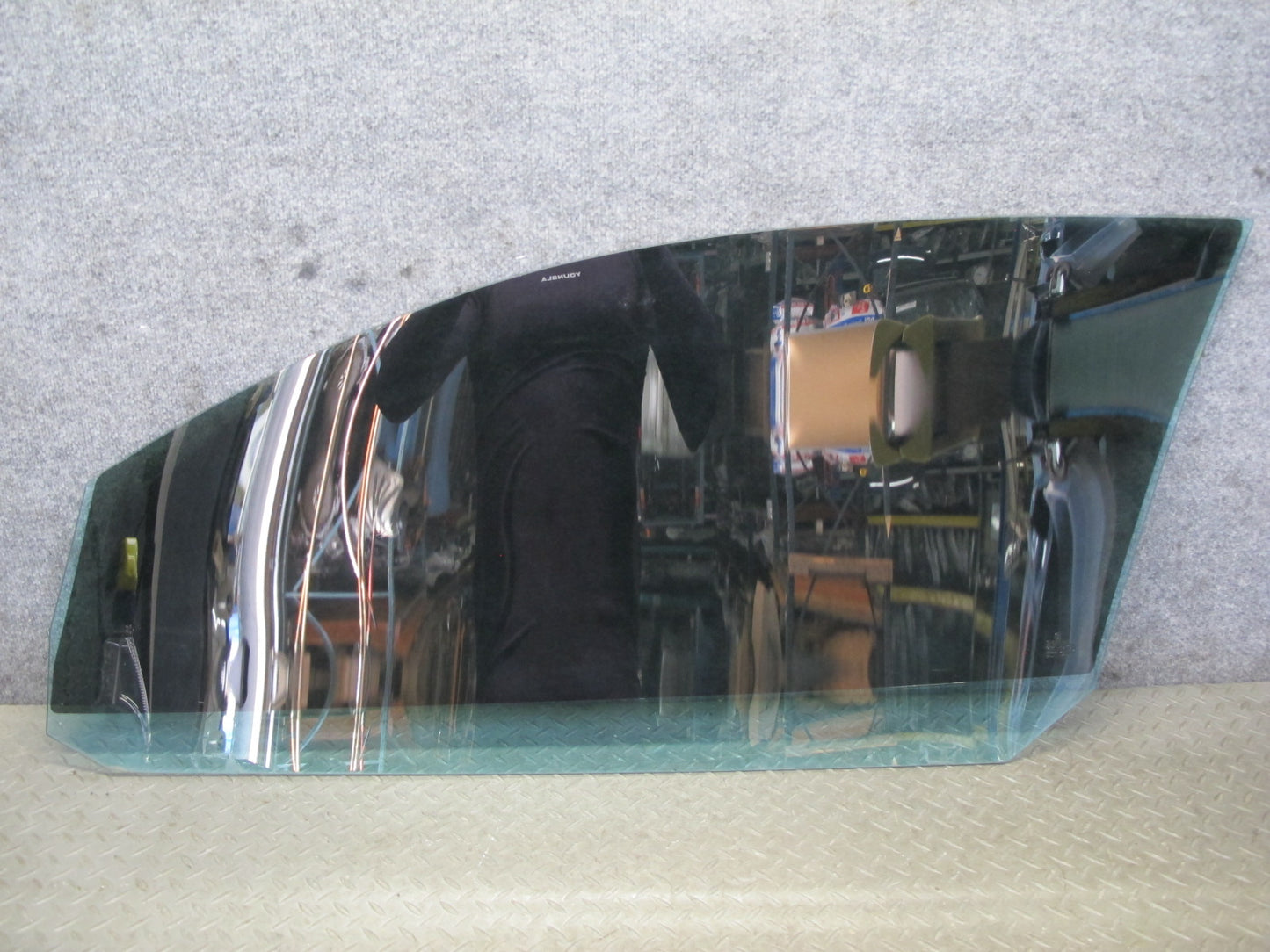 06-09 VW Golf MK5 R32 GTI Rabbit 2DR Front Right Passenger Door Glass Window OEM