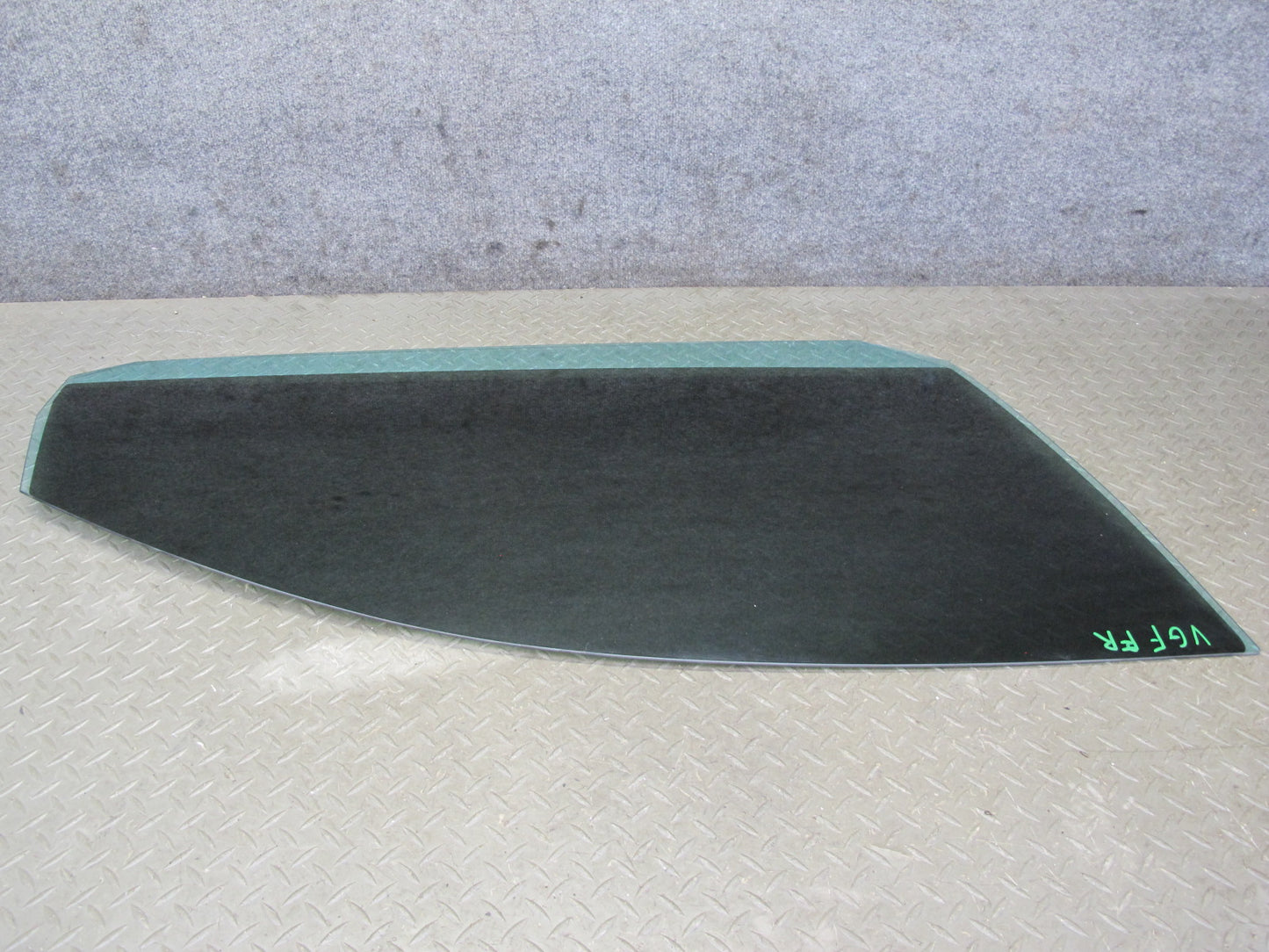 06-09 VW Golf MK5 R32 GTI Rabbit 2DR Front Right Passenger Door Glass Window OEM