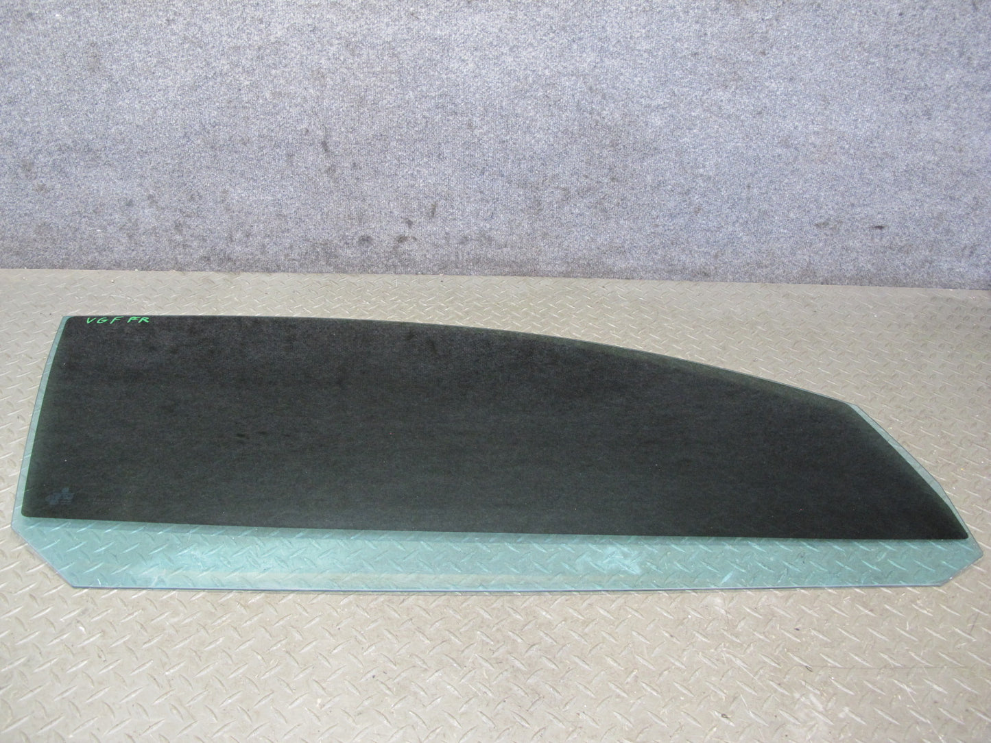 06-09 VW Golf MK5 R32 GTI Rabbit 2DR Front Right Passenger Door Glass Window OEM