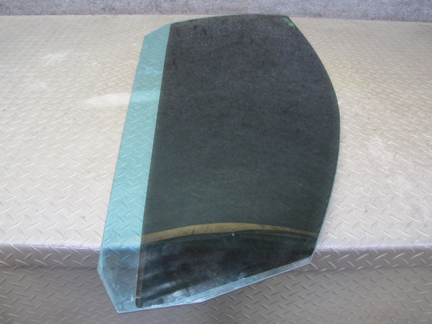 06-09 VW Golf MK5 R32 GTI Rabbit 2DR Front Right Passenger Door Glass Window OEM