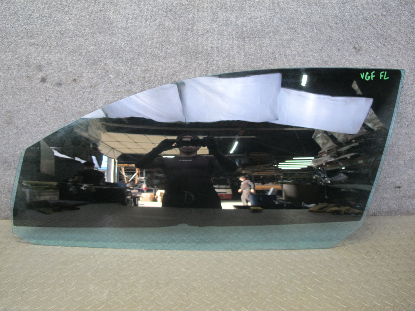 06-09 VW Golf MK5 R32 GTI Rabbit 2DR Front Left Driver Door Glass Window OEM