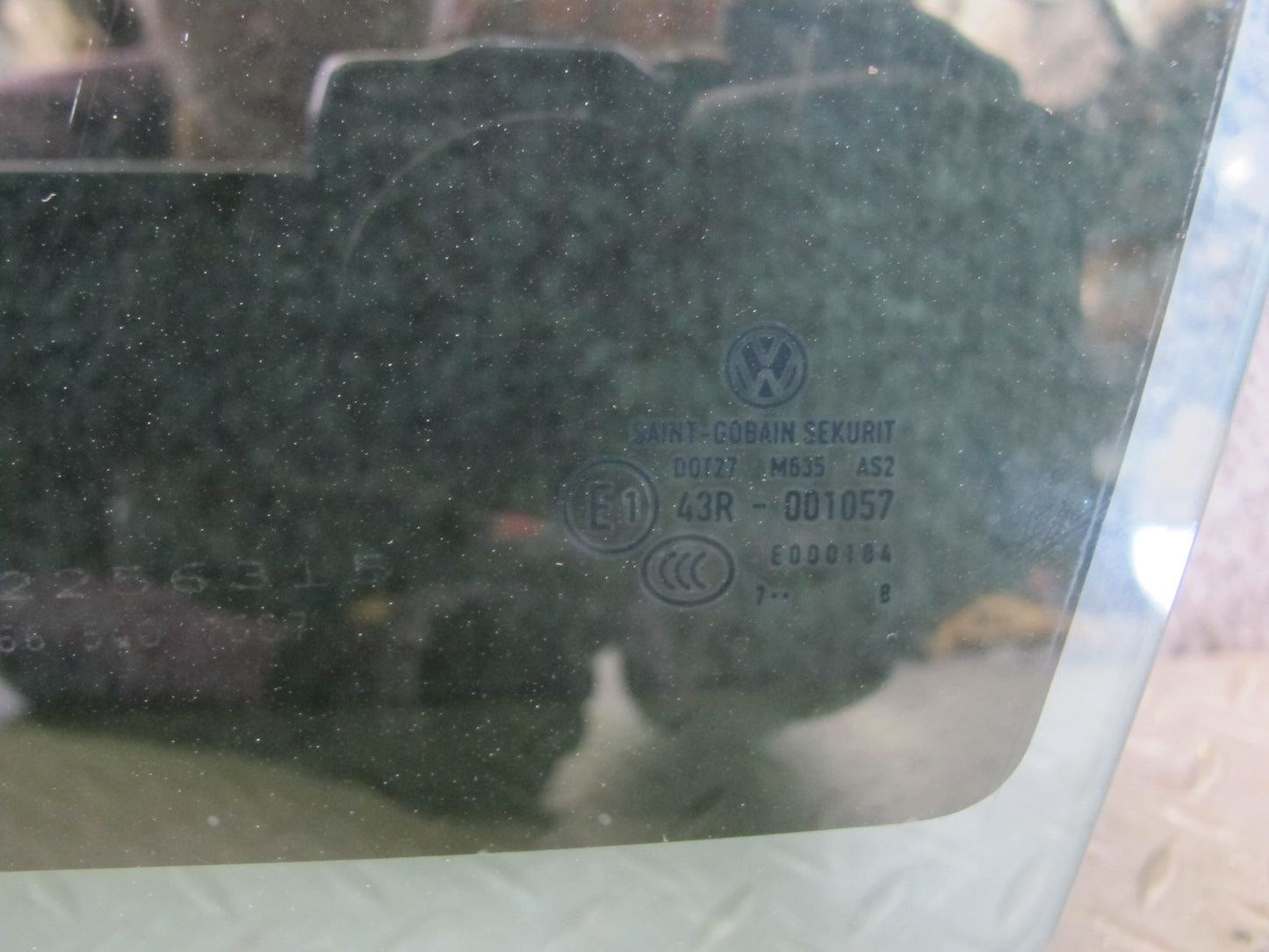 06-09 VW Golf MK5 R32 GTI Rabbit 2DR Front Left Driver Door Glass Window OEM