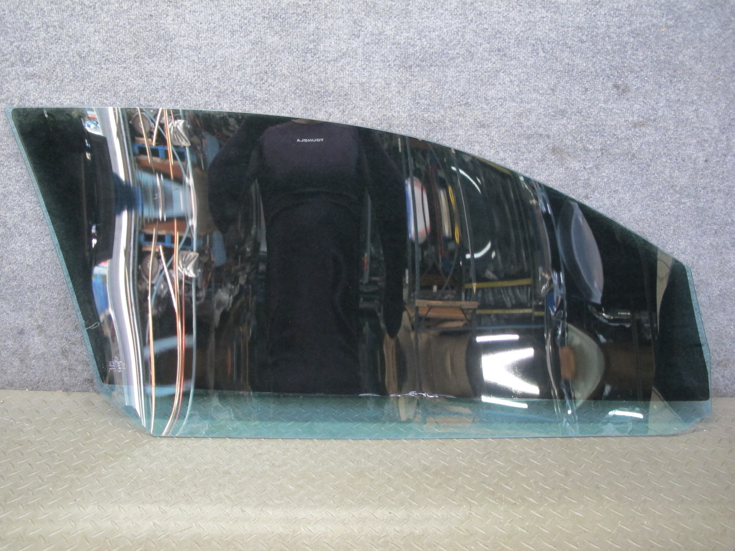 06-09 VW Golf MK5 R32 GTI Rabbit 2DR Front Left Driver Door Glass Window OEM