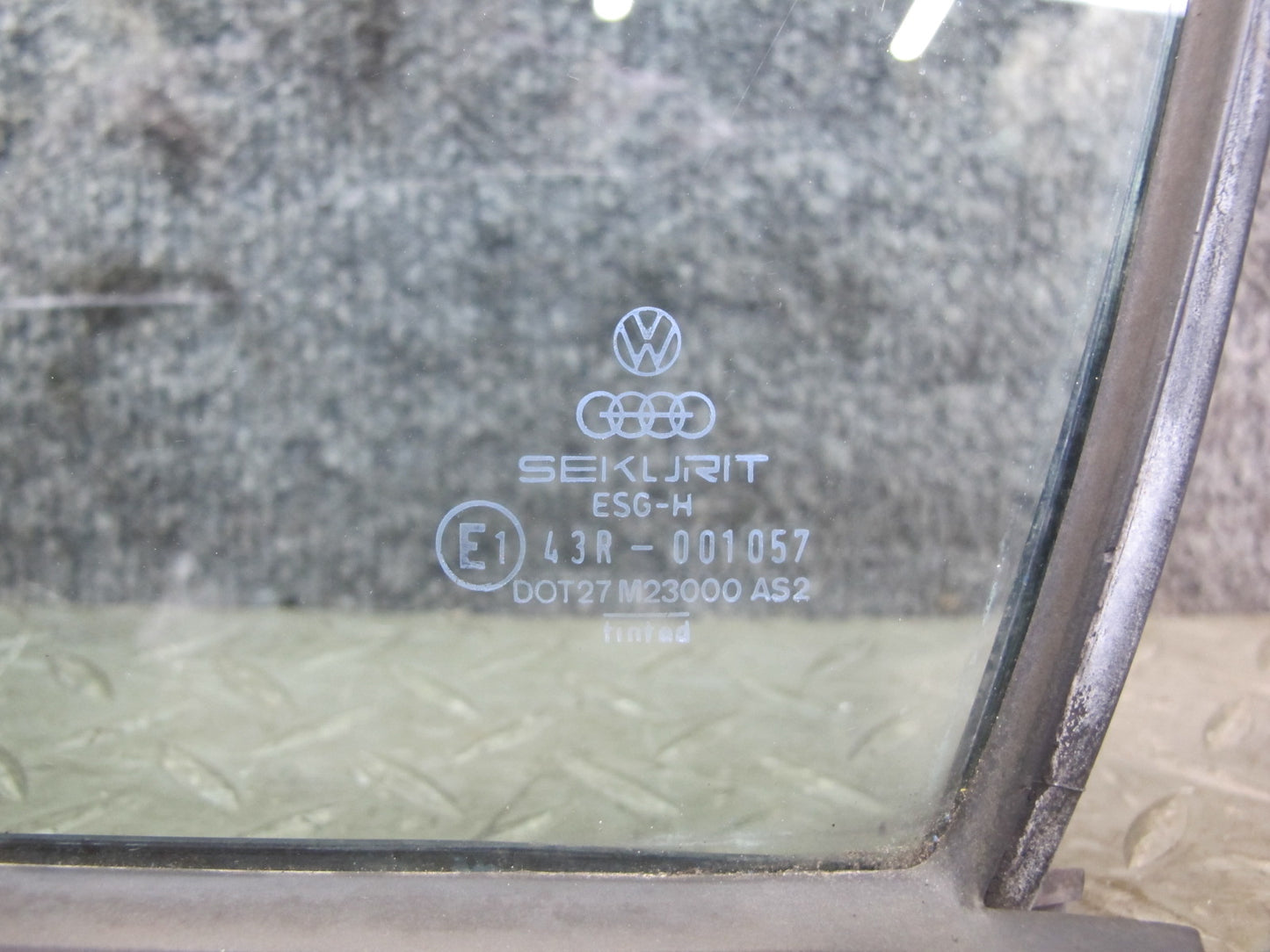 85-88 Volkswagen VW Scirocco MK2 Front Left Driver Door Vent Glass Window OEM