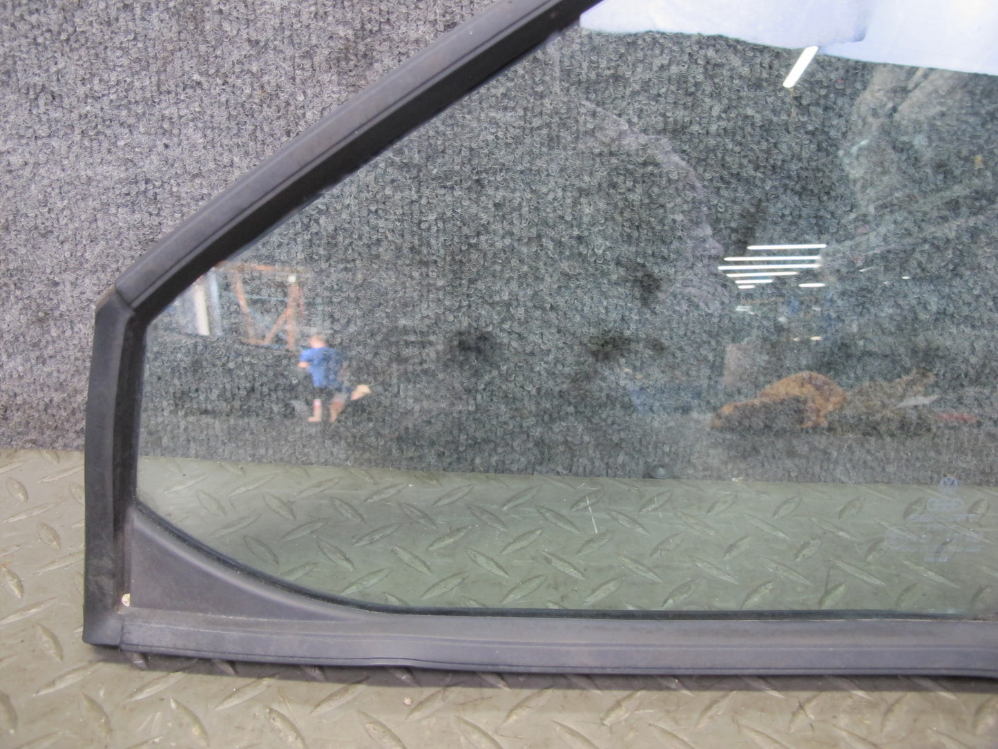 85-88 Volkswagen VW Scirocco MK2 Front Left Driver Door Vent Glass Window OEM