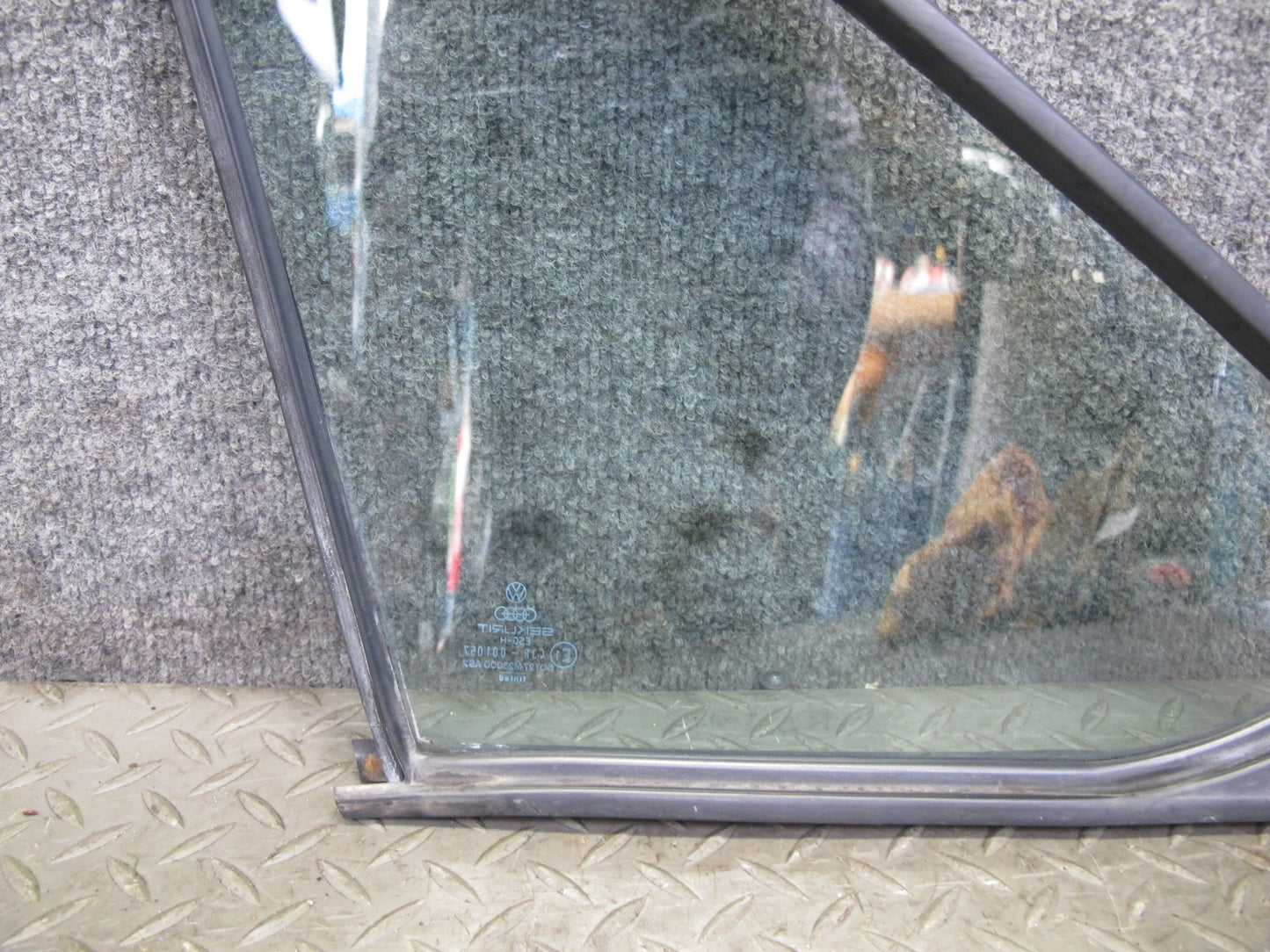 85-88 Volkswagen VW Scirocco MK2 Front Left Driver Door Vent Glass Window OEM