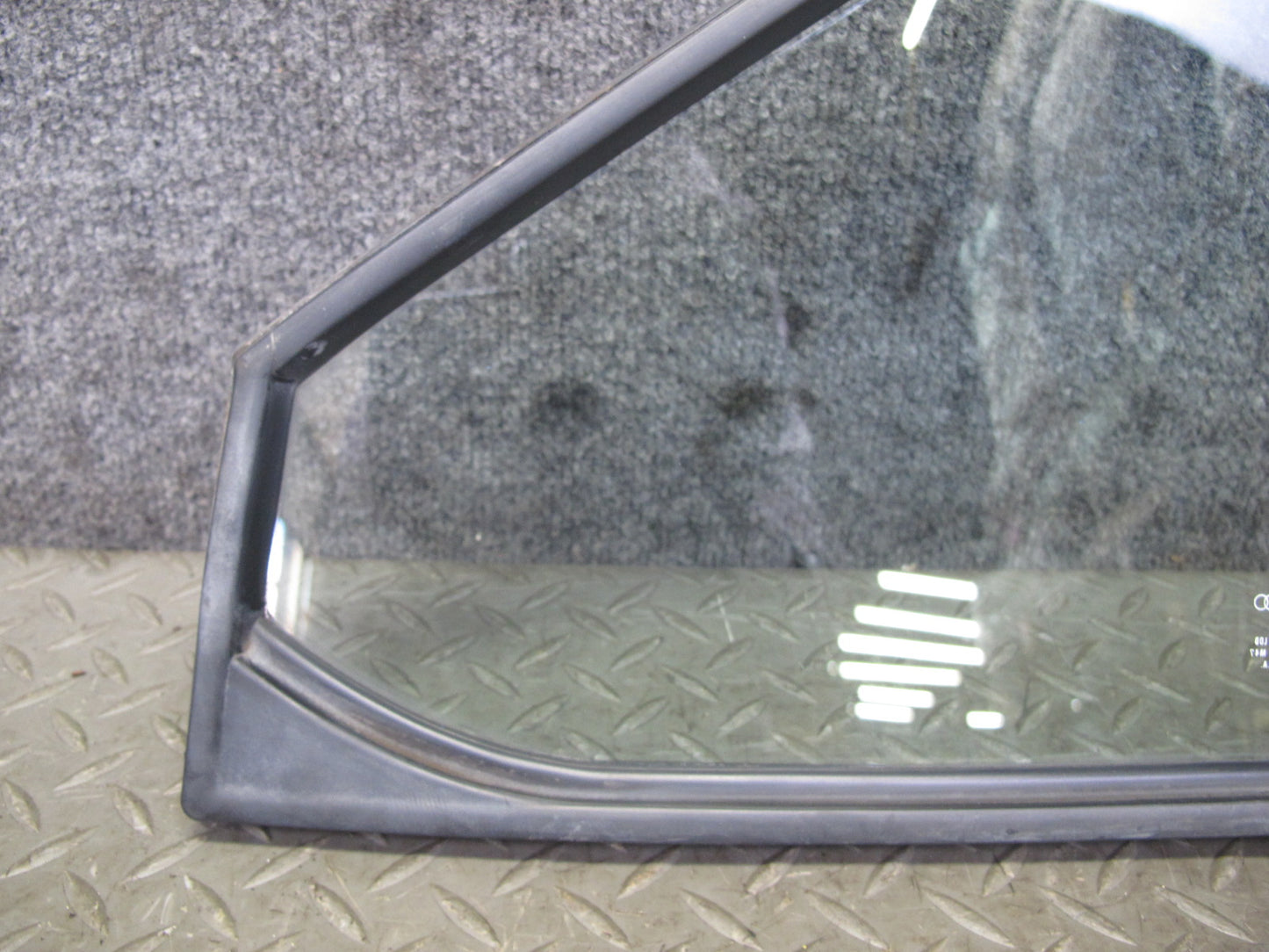 85-88 Volkswagen VW Scirocco MK2 Front Right Pass Door Vent Glass Window OEM