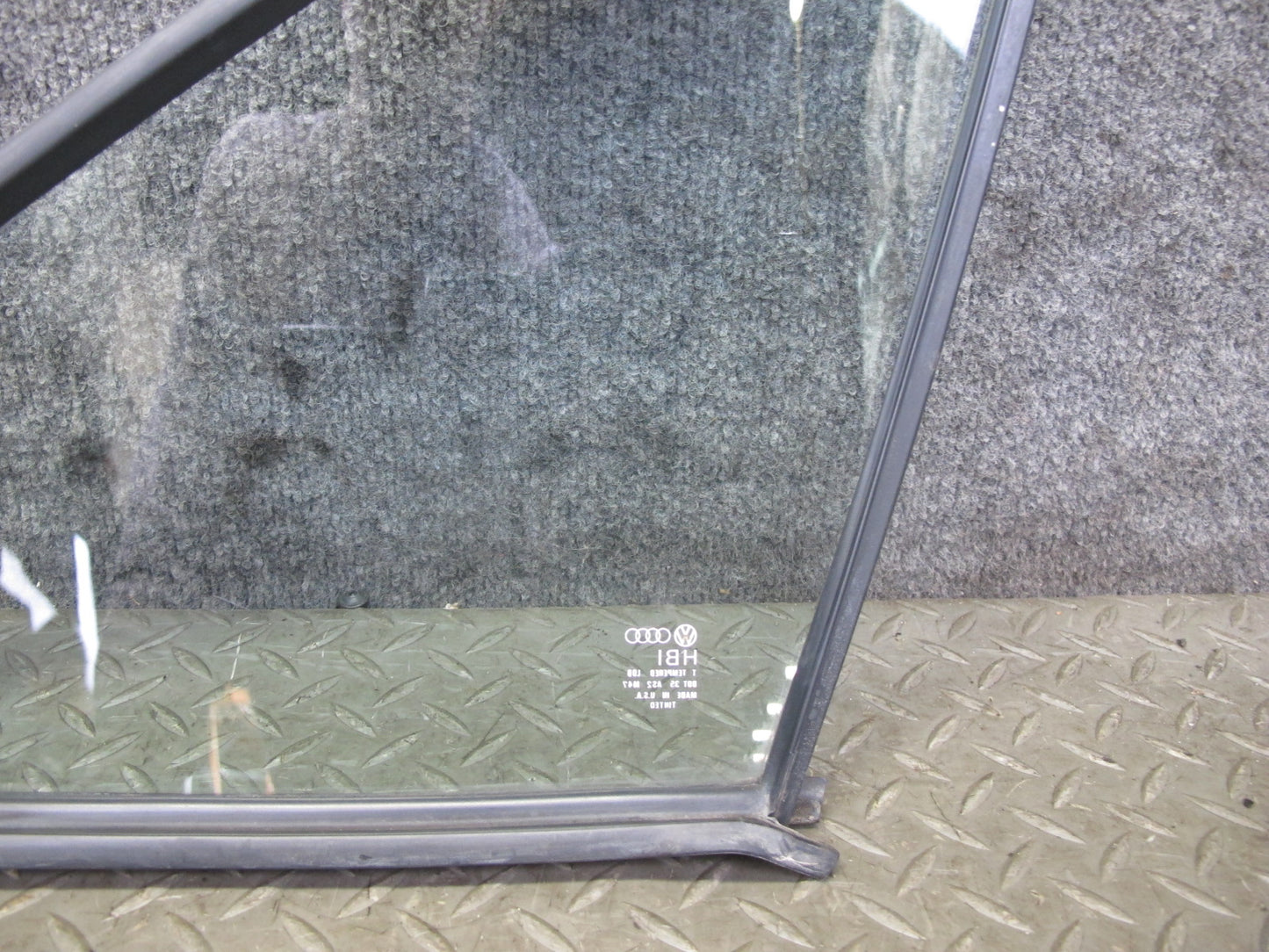 85-88 Volkswagen VW Scirocco MK2 Front Right Pass Door Vent Glass Window OEM