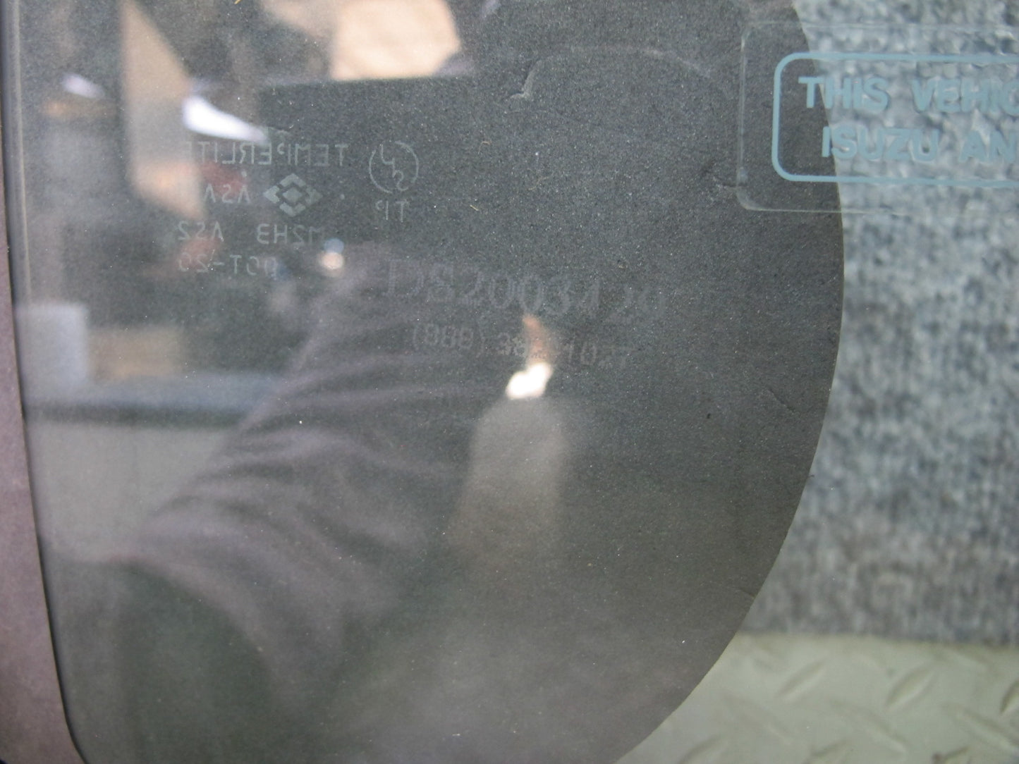 99-01 Isuzu Vehicross Front Right Passenger Door Glass Window OEM