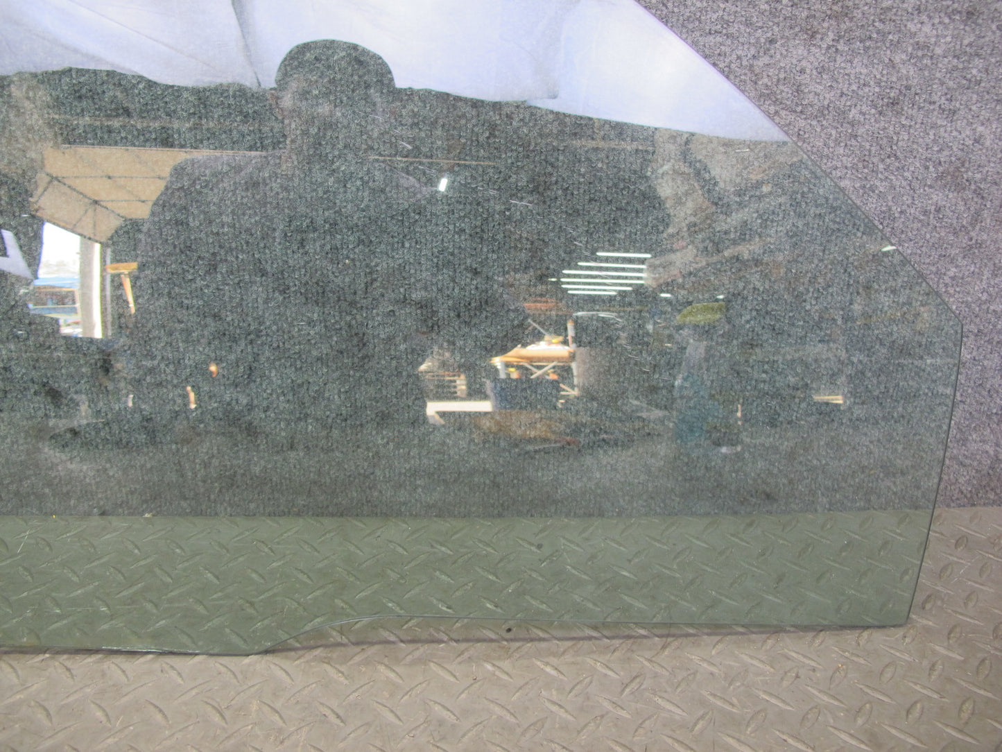 99-01 Isuzu Vehicross Front Right Passenger Door Glass Window OEM