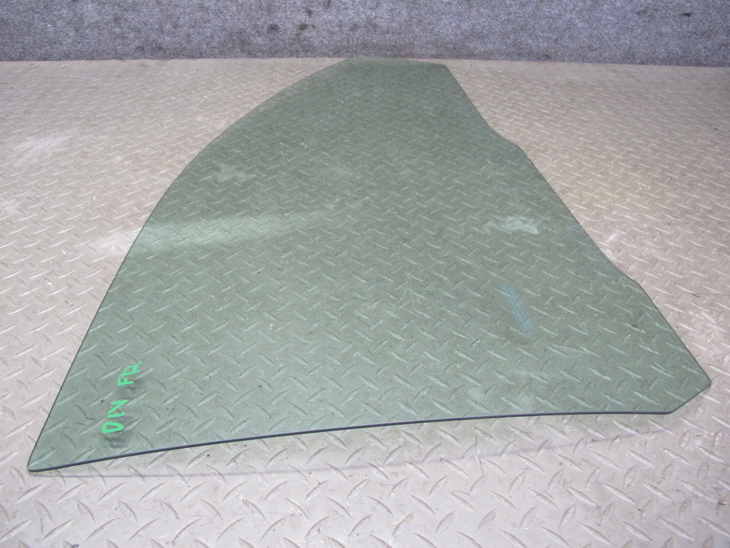 99-01 Isuzu Vehicross Front Right Passenger Door Glass Window OEM