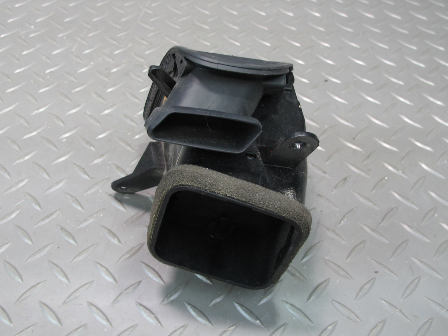 02-10 Lexus UZZ40L SC430 Set of 2 Dash Left & Right Side Air Vent Grille OEM