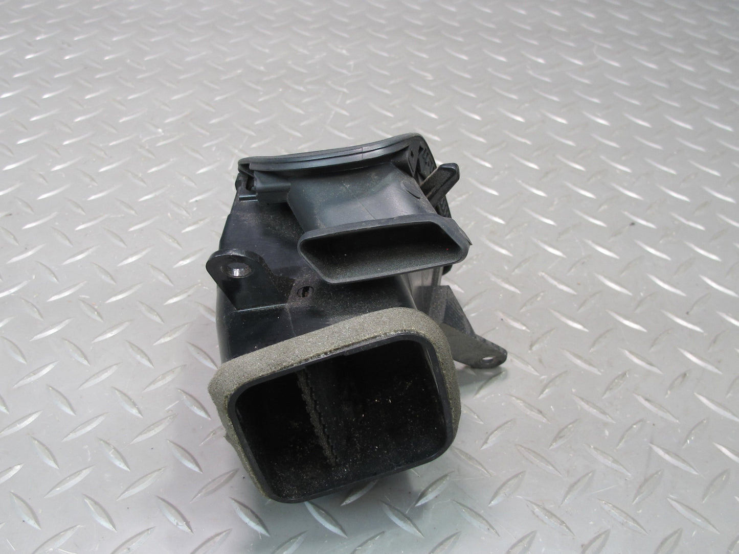 02-10 Lexus UZZ40L SC430 Set of 2 Dash Left & Right Side Air Vent Grille OEM