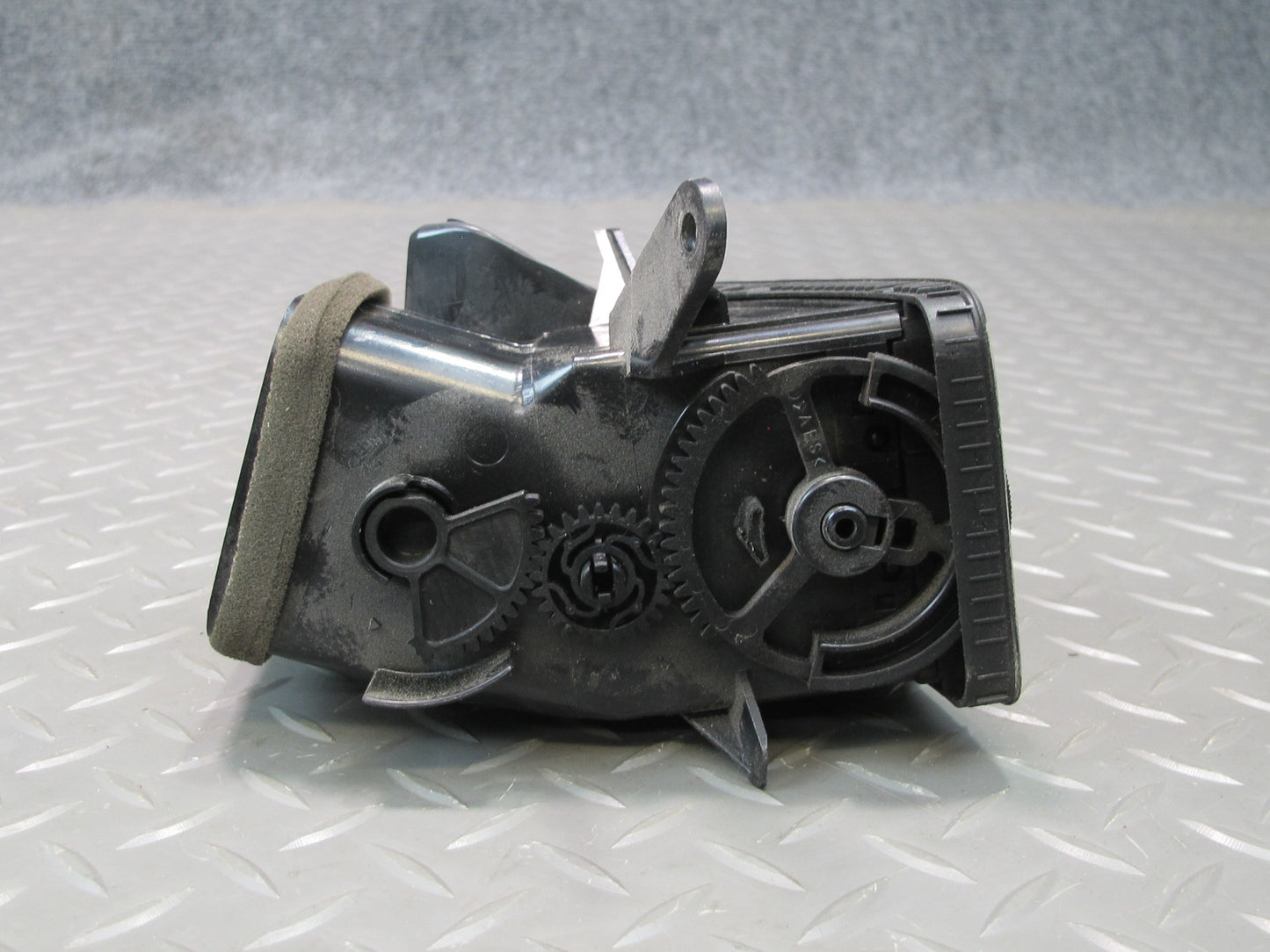 02-10 Lexus UZZ40L SC430 Set of 2 Dash Left & Right Side Air Vent Grille OEM