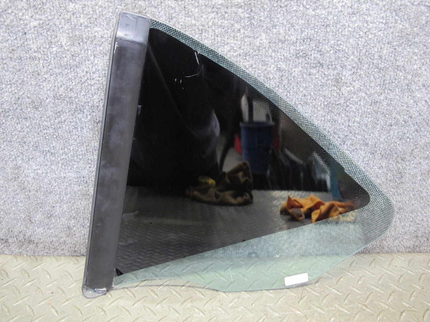 1999-2005 Porsche 911 Carrera 996 Convertible Rear Left Quarter Glass Window