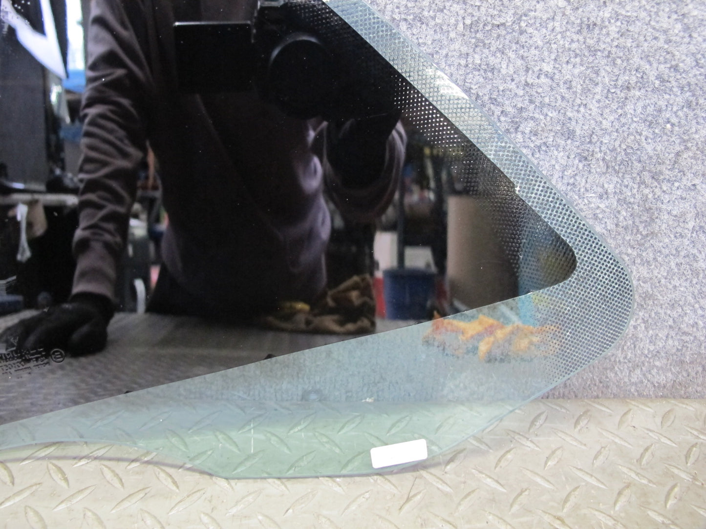 1999-2005 Porsche 911 Carrera 996 Convertible Rear Left Quarter Glass Window