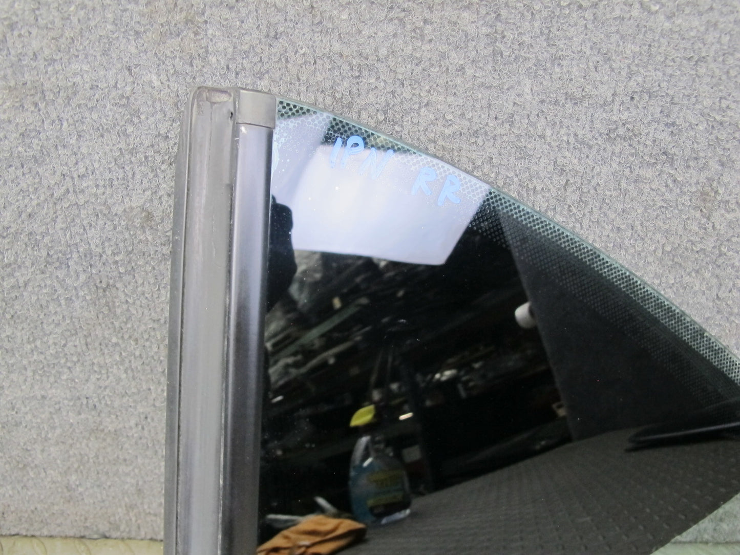 1999-2005 Porsche 911 Carrera 996 Convertible Rear Right Quarter Glass Window