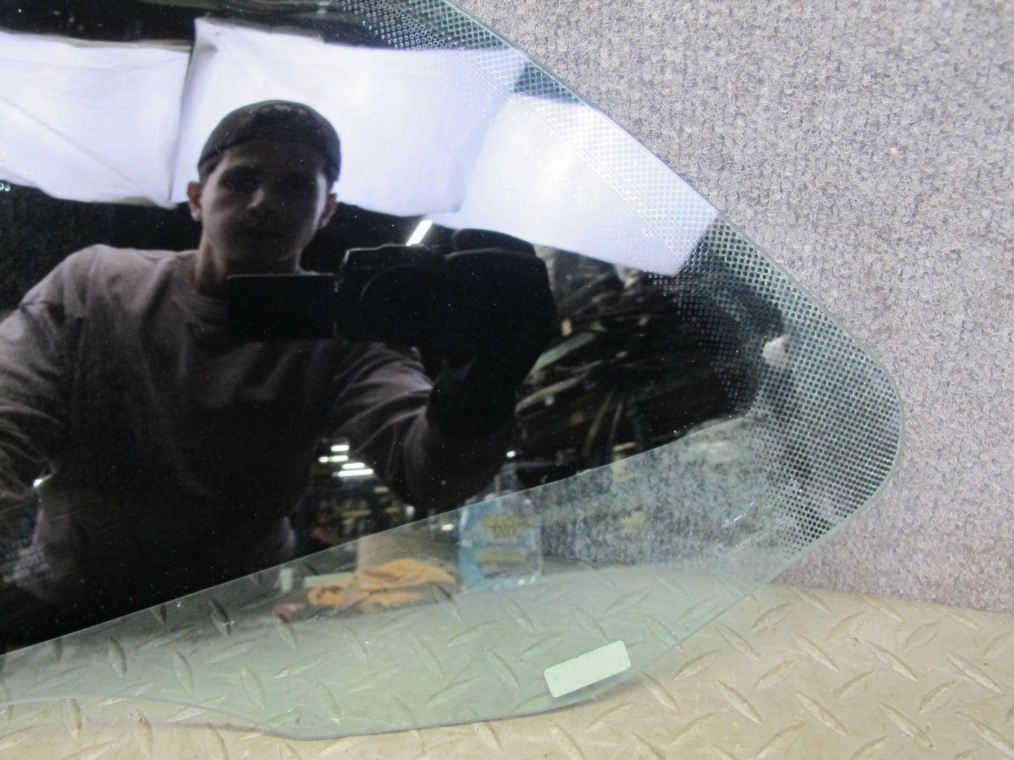 1999-2005 Porsche 911 Carrera 996 Convertible Rear Right Quarter Glass Window