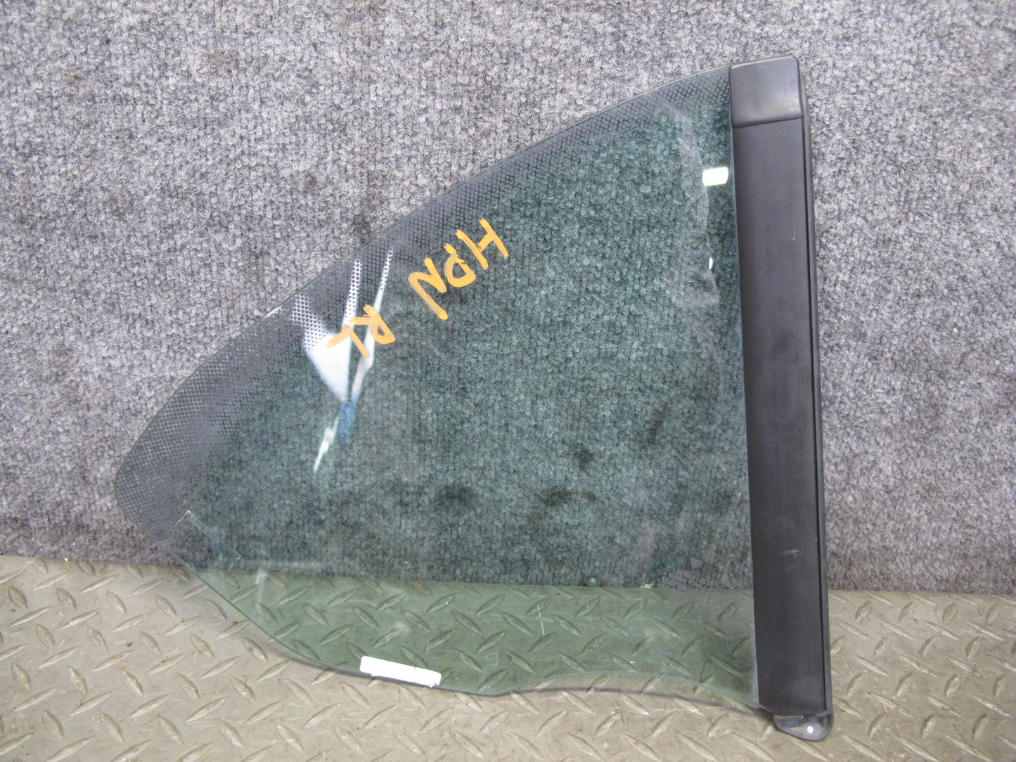 1999-2005 Porsche 911 Carrera 996 Convertible Rear Left Quarter Glass Window