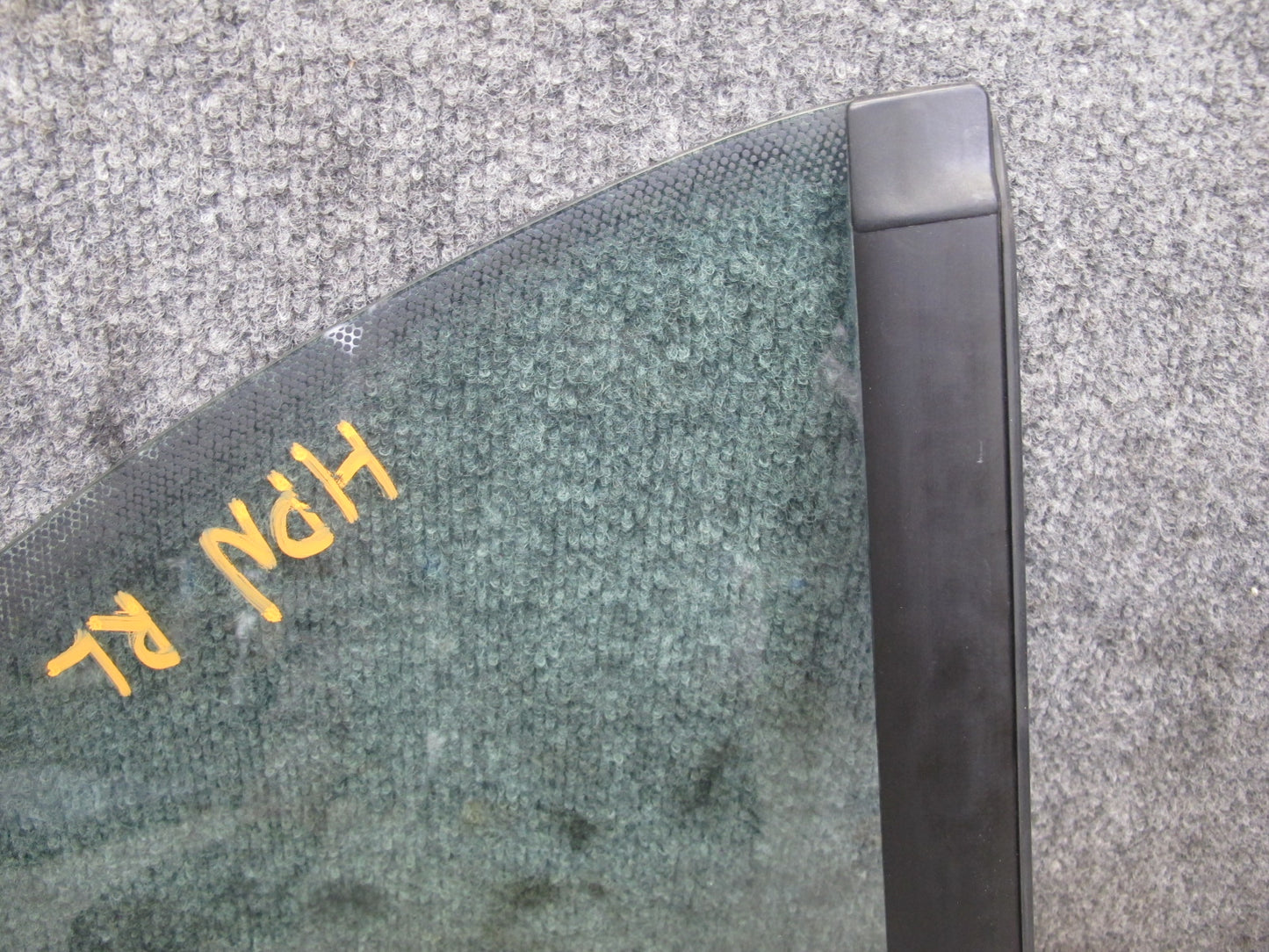 1999-2005 Porsche 911 Carrera 996 Convertible Rear Left Quarter Glass Window