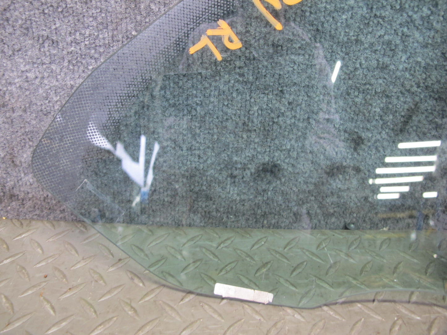 1999-2005 Porsche 911 Carrera 996 Convertible Rear Left Quarter Glass Window