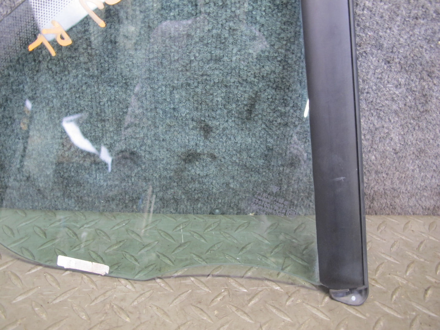 1999-2005 Porsche 911 Carrera 996 Convertible Rear Left Quarter Glass Window