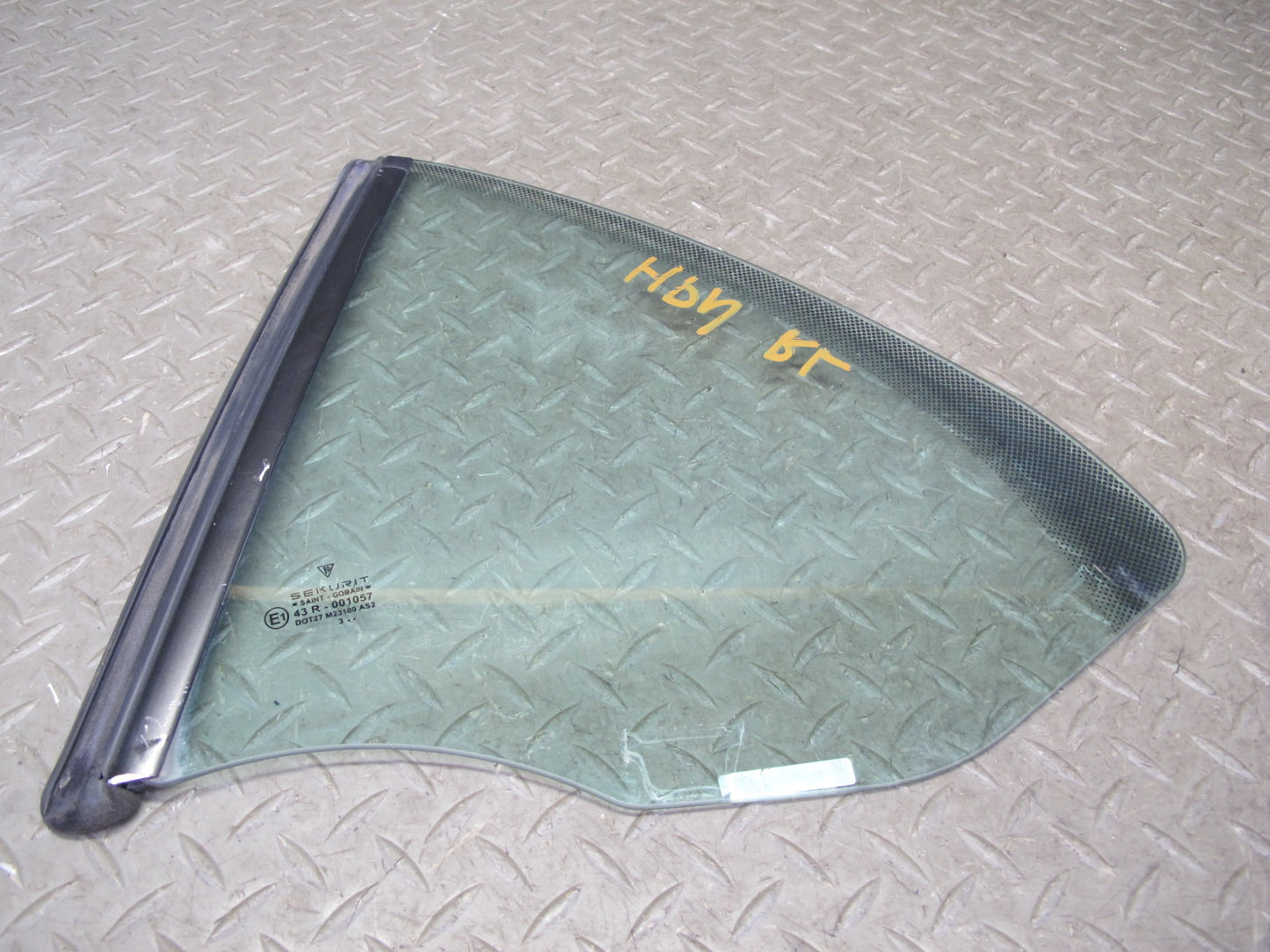 1999-2005 Porsche 911 Carrera 996 Convertible Rear Left Quarter Glass Window