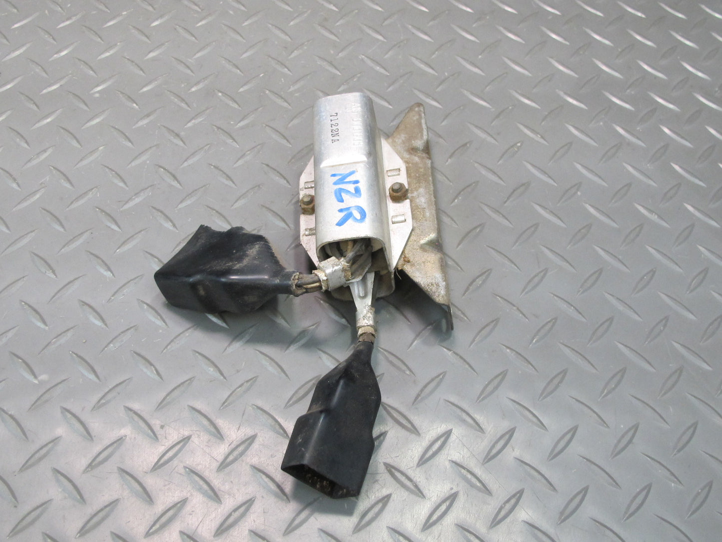 77-78 Datsun S30 280Z Under Hood Drop Resistor Module A15-000 008/009 OEM