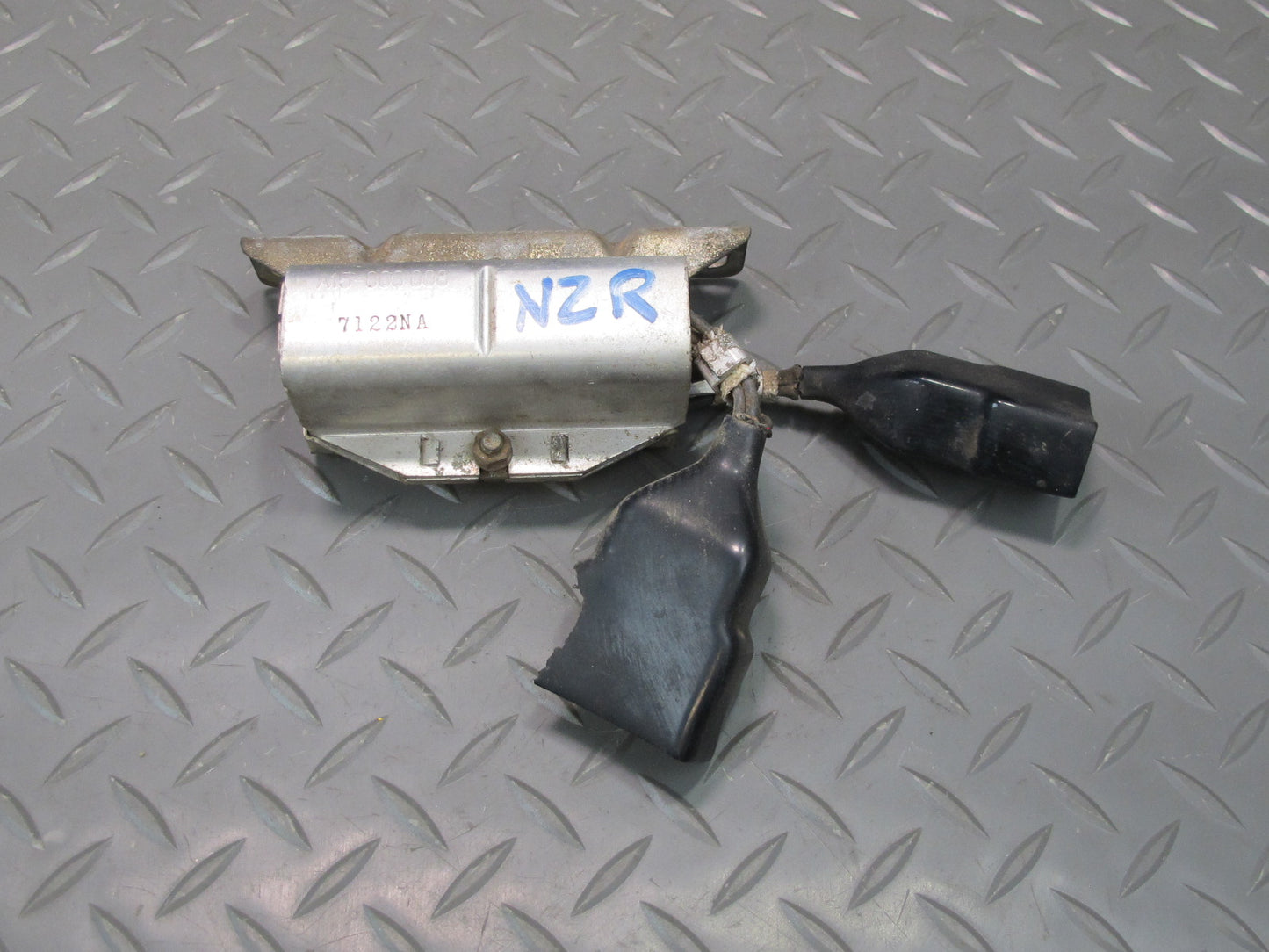 77-78 Datsun S30 280Z Under Hood Drop Resistor Module A15-000 008/009 OEM