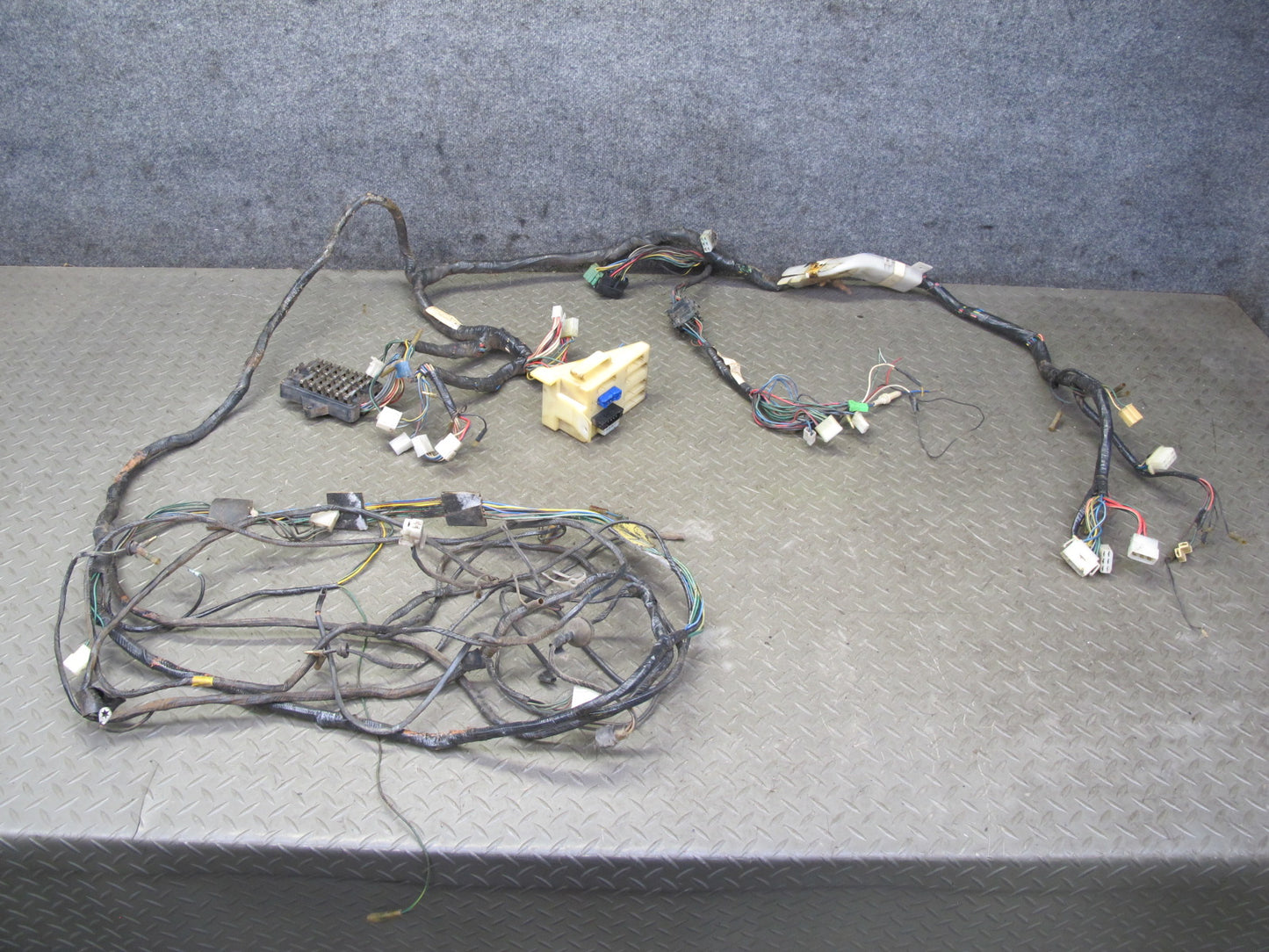 1977 Datsun S30 280Z 2+2 Interior Wiring Harness w Fuse Box OEM