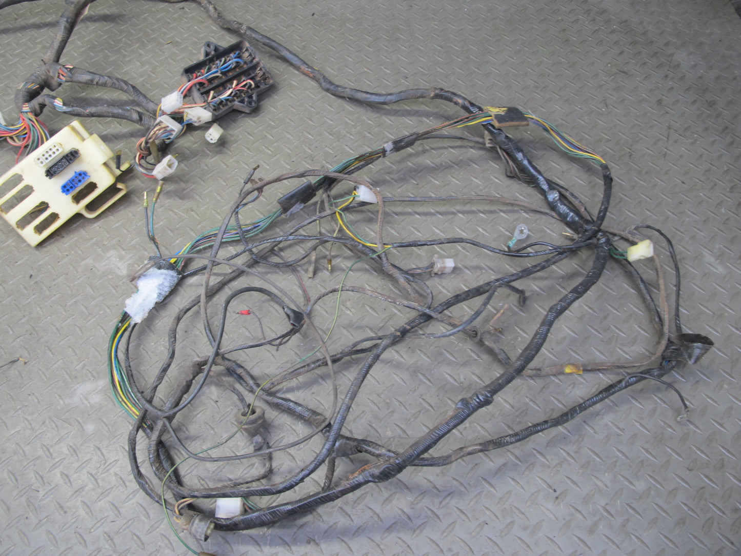 1977 Datsun S30 280Z 2+2 Interior Wiring Harness w Fuse Box OEM
