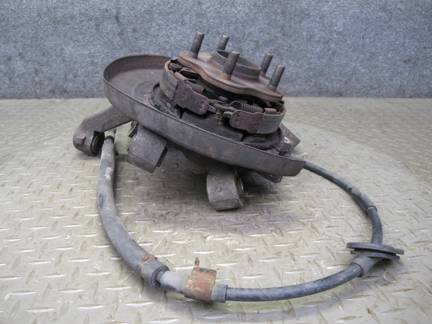 1990 Nissan Z32 300ZX NON Turbo Rear Left Spindle Knuckle Wheel Hub OEM