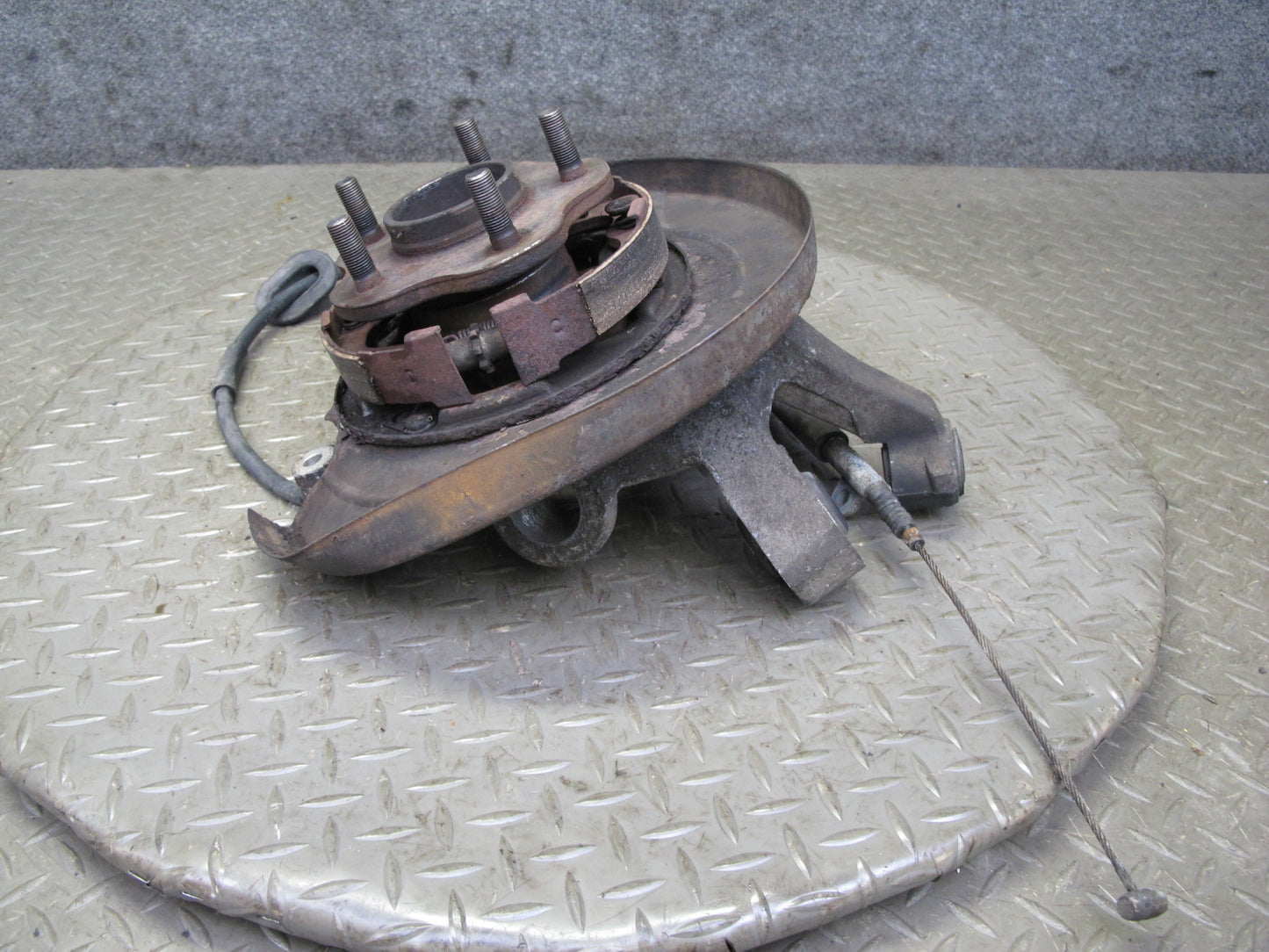 1990 Nissan Z32 300ZX NON Turbo Rear Left Spindle Knuckle Wheel Hub OEM