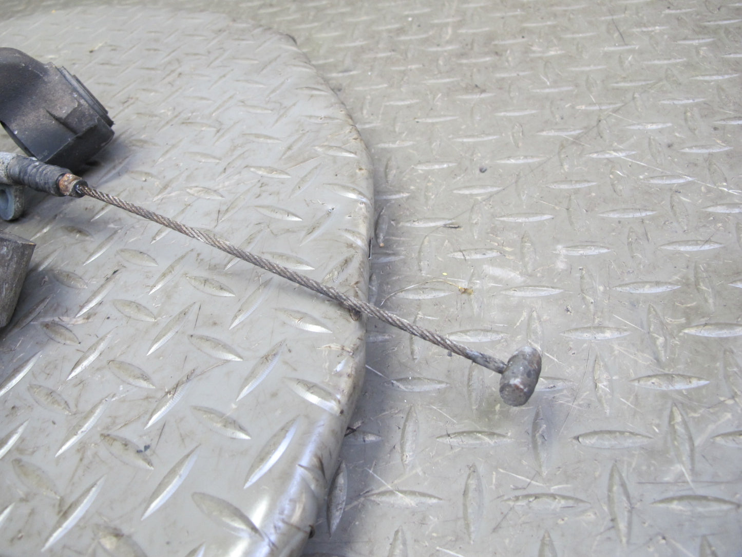 1990 Nissan Z32 300ZX NON Turbo Rear Left Spindle Knuckle Wheel Hub OEM