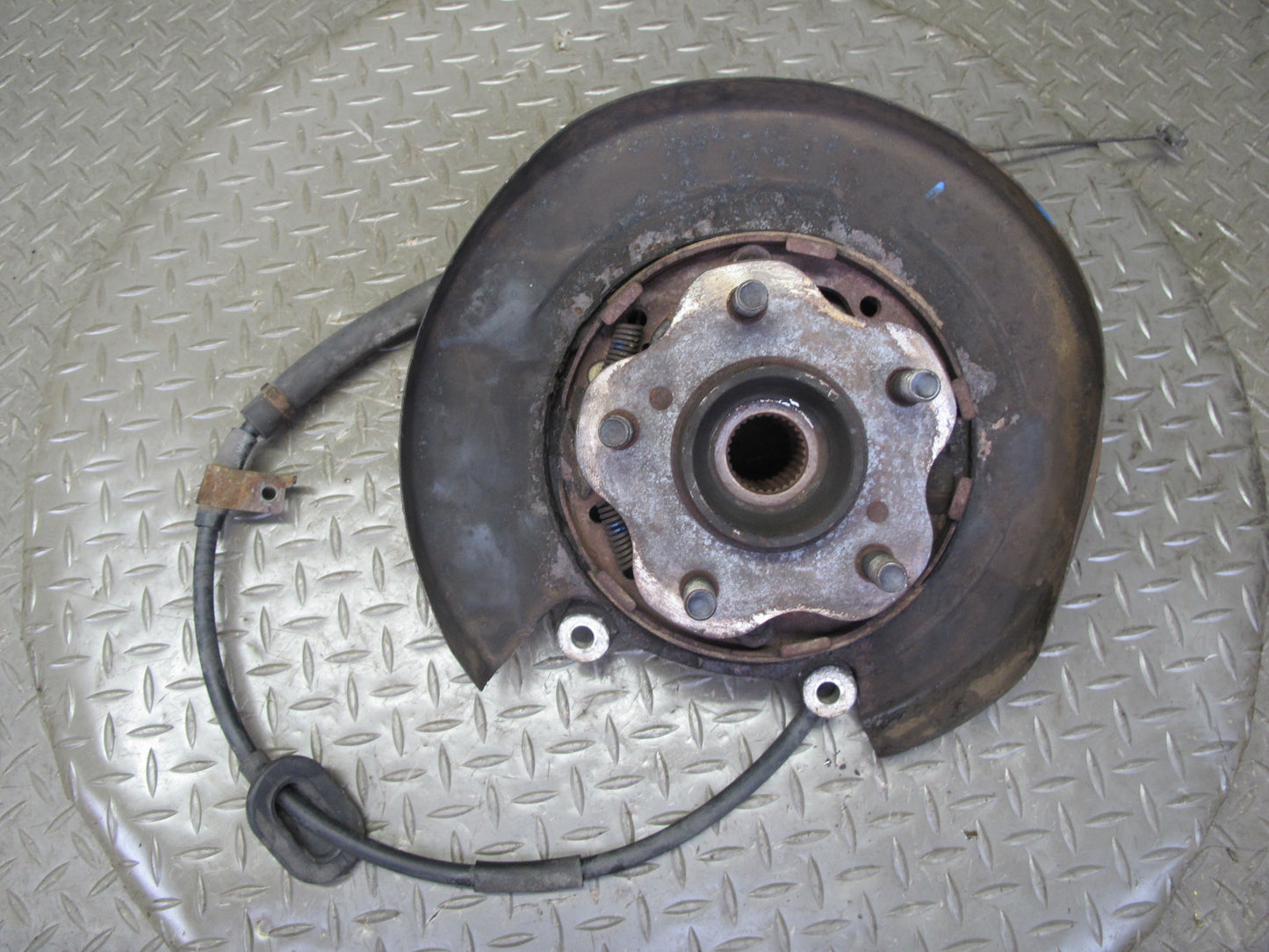 1990 Nissan Z32 300ZX NON Turbo Rear Left Spindle Knuckle Wheel Hub OEM