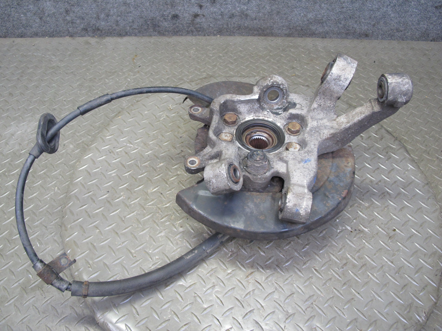 1990 Nissan Z32 300ZX NON Turbo Rear Left Spindle Knuckle Wheel Hub OEM