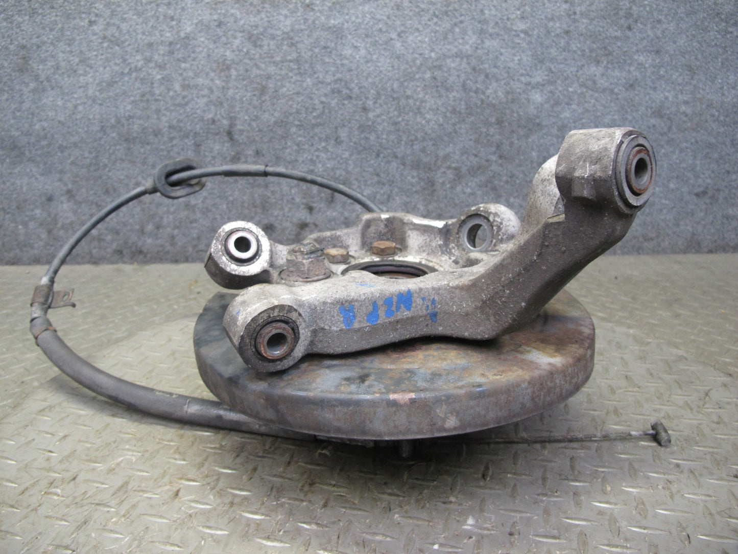 1990 Nissan Z32 300ZX NON Turbo Rear Left Spindle Knuckle Wheel Hub OEM