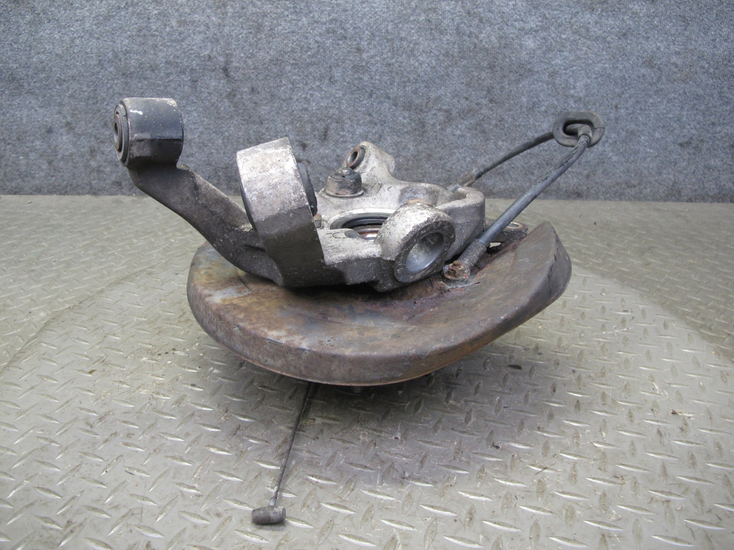 1990 Nissan Z32 300ZX NON Turbo Rear Left Spindle Knuckle Wheel Hub OEM