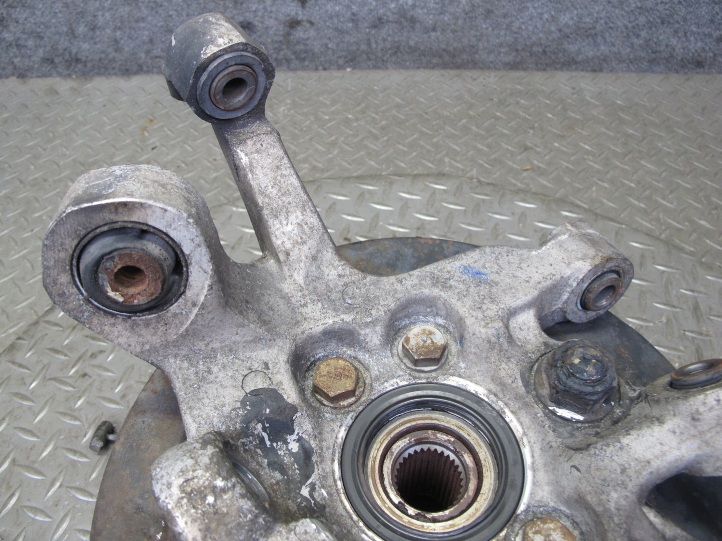 1990 Nissan Z32 300ZX NON Turbo Rear Left Spindle Knuckle Wheel Hub OEM