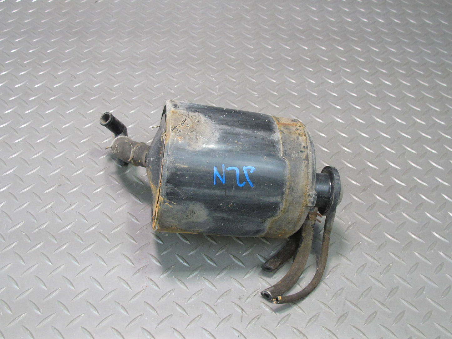90-95 Nissan Z32 300ZX NA Fuel Evap Vapor Charcoal Canister 14950-30P01 OEM
